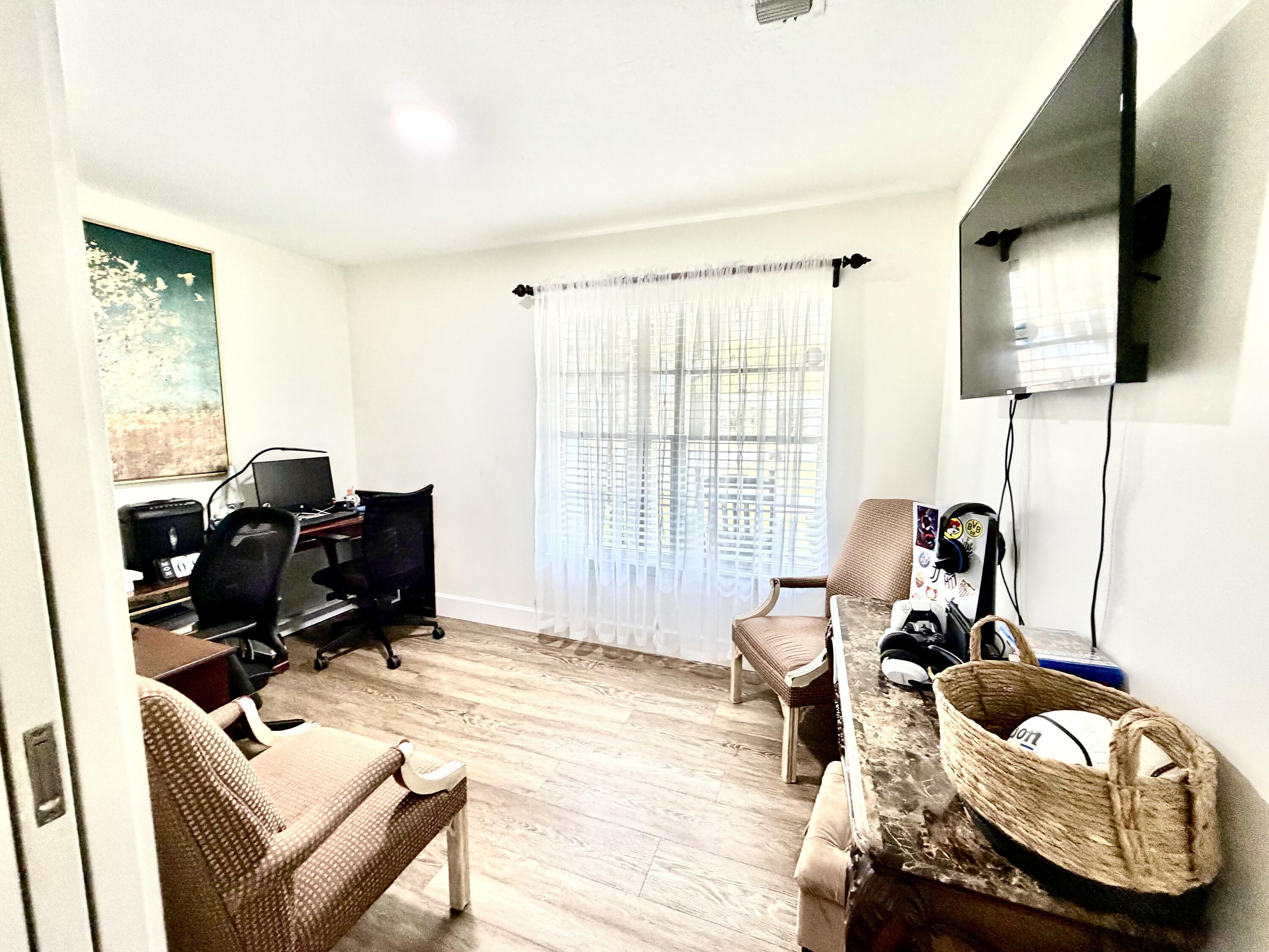 COLONY EST 3RD ADD LOT 36 BLK C - Residential