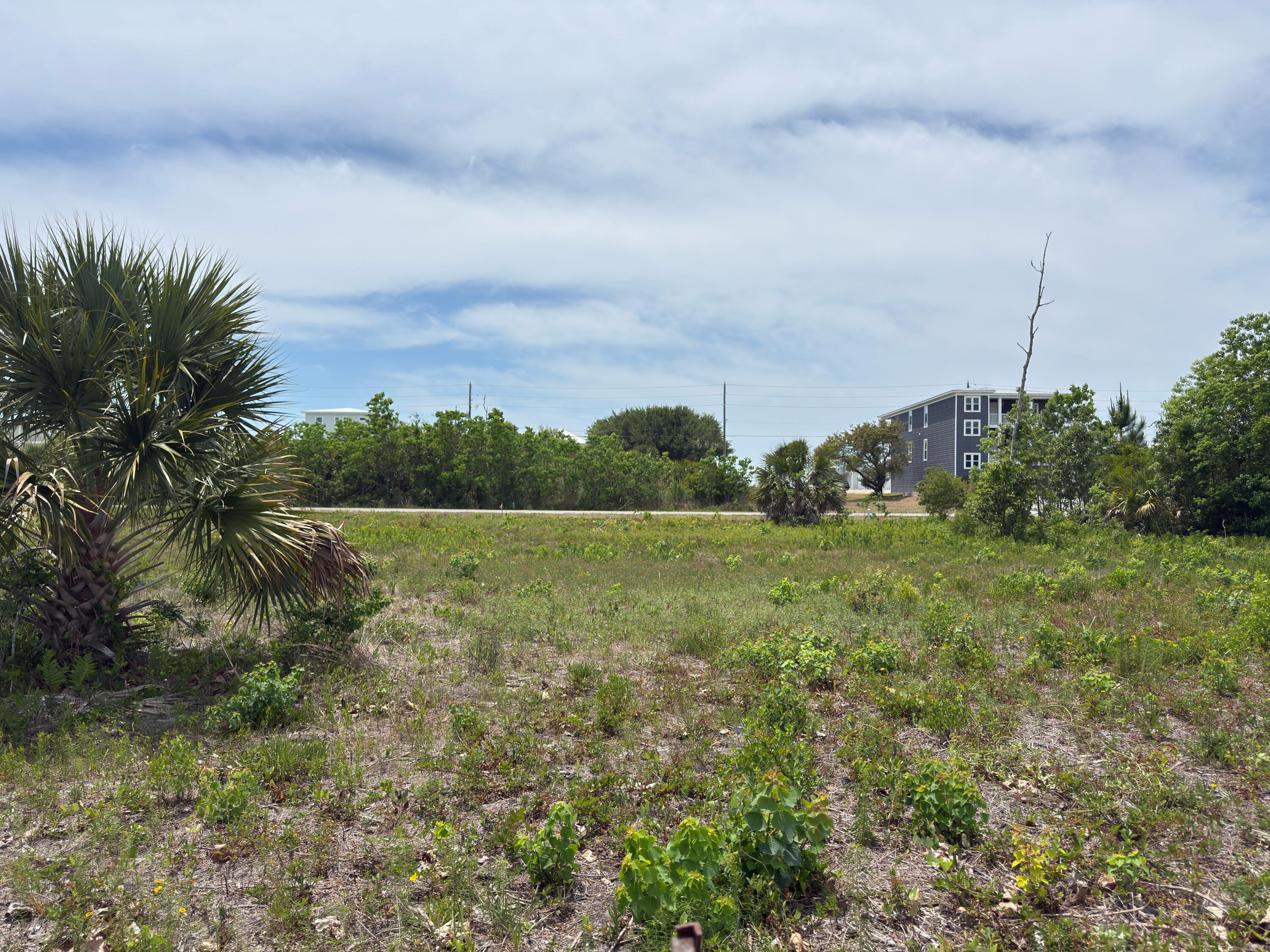 NO RECORDED SUBDIVISION - Land