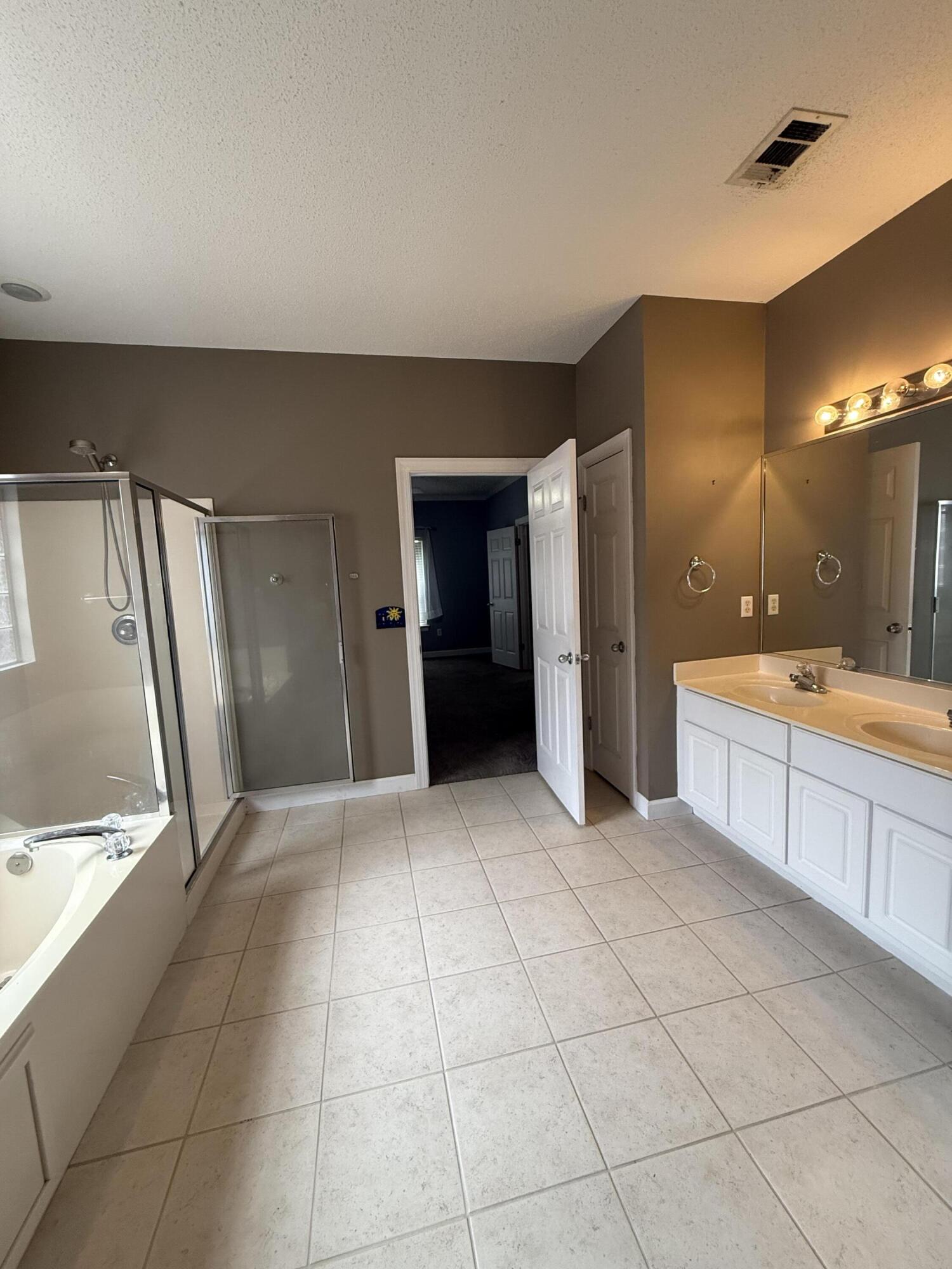 THE CROSSINGS AT B/B - Residential