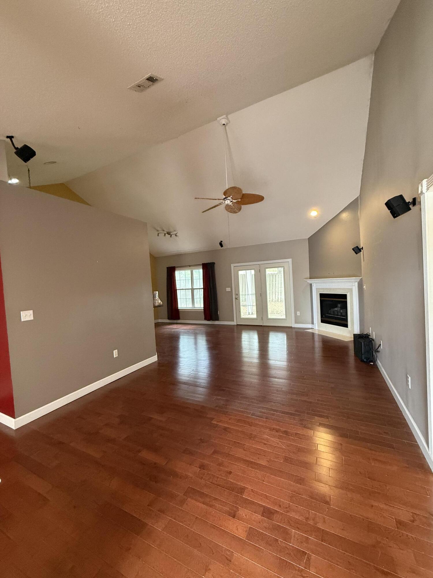 THE CROSSINGS AT B/B - Residential