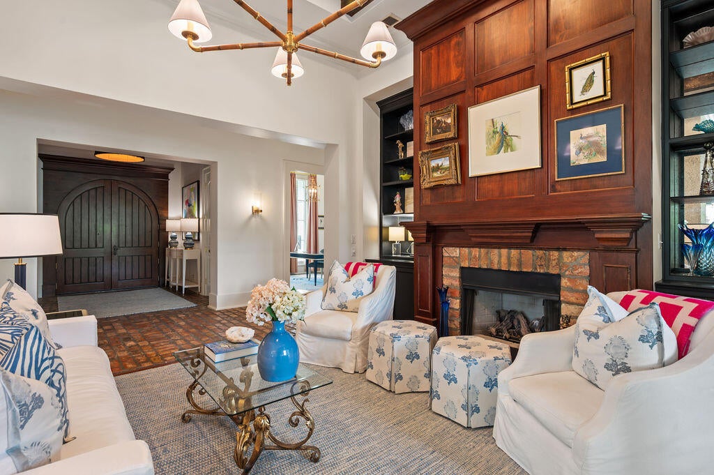 3523 Burnt Pine Lane