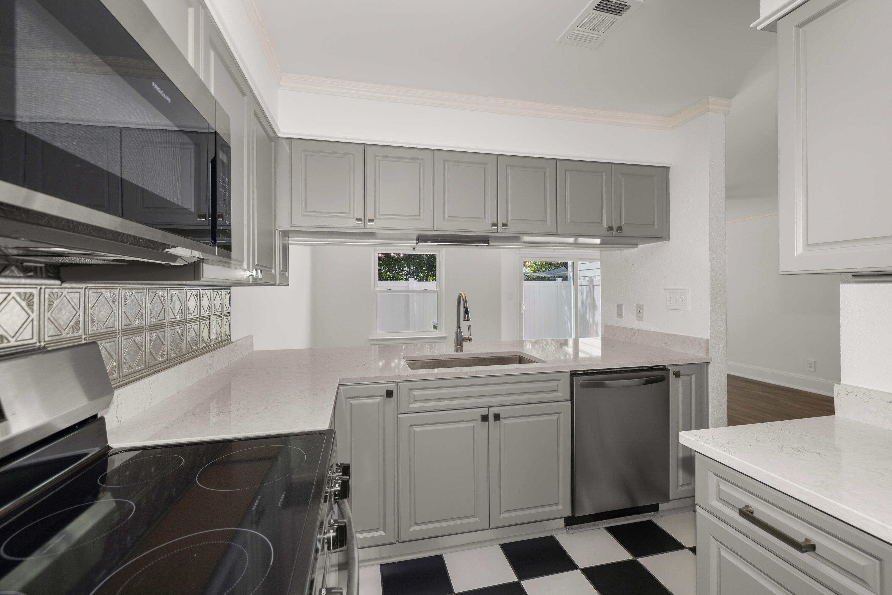 PINE RIDGE TRACE RE/SUB - Residential