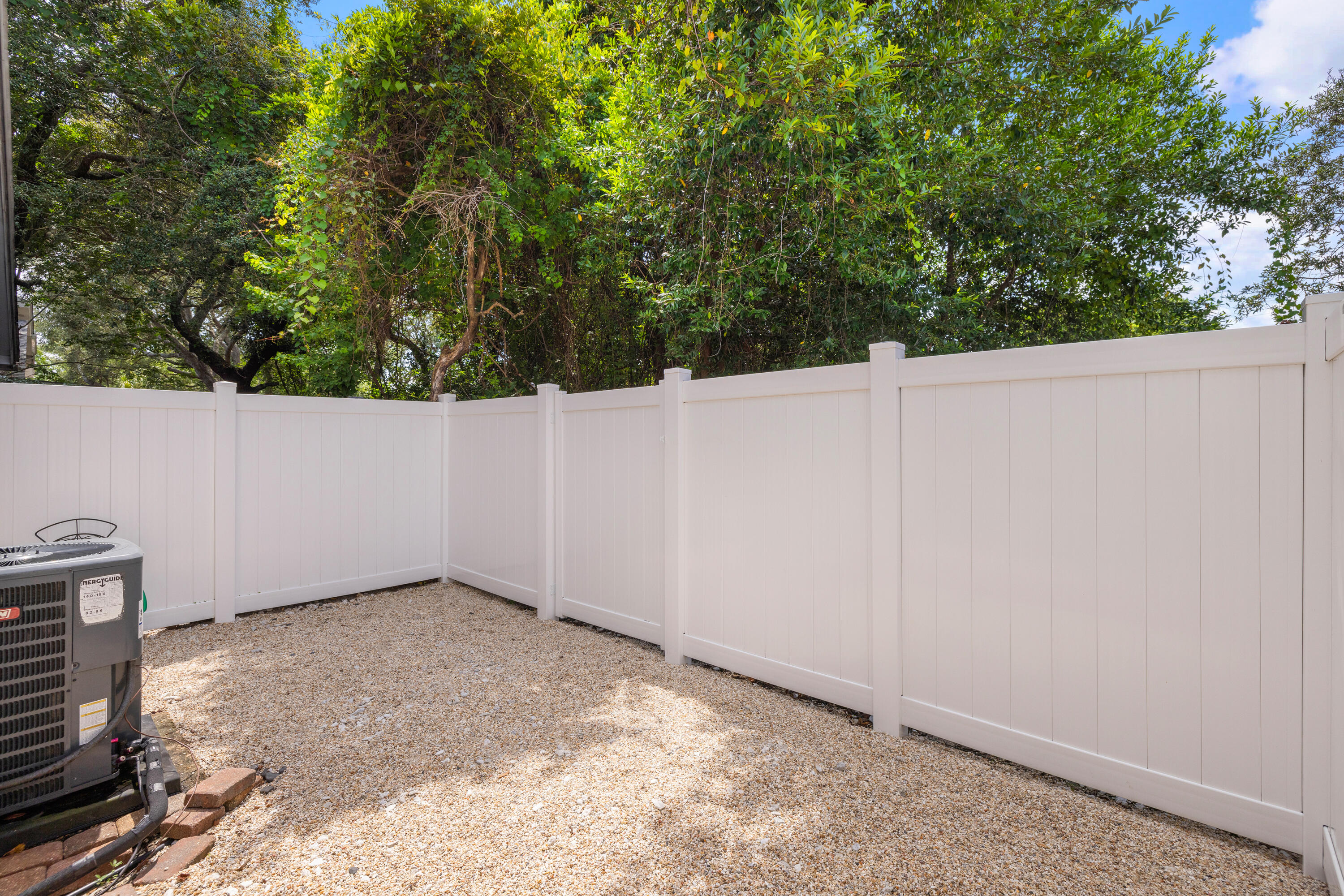 PINE RIDGE TRACE RE/SUB - Residential