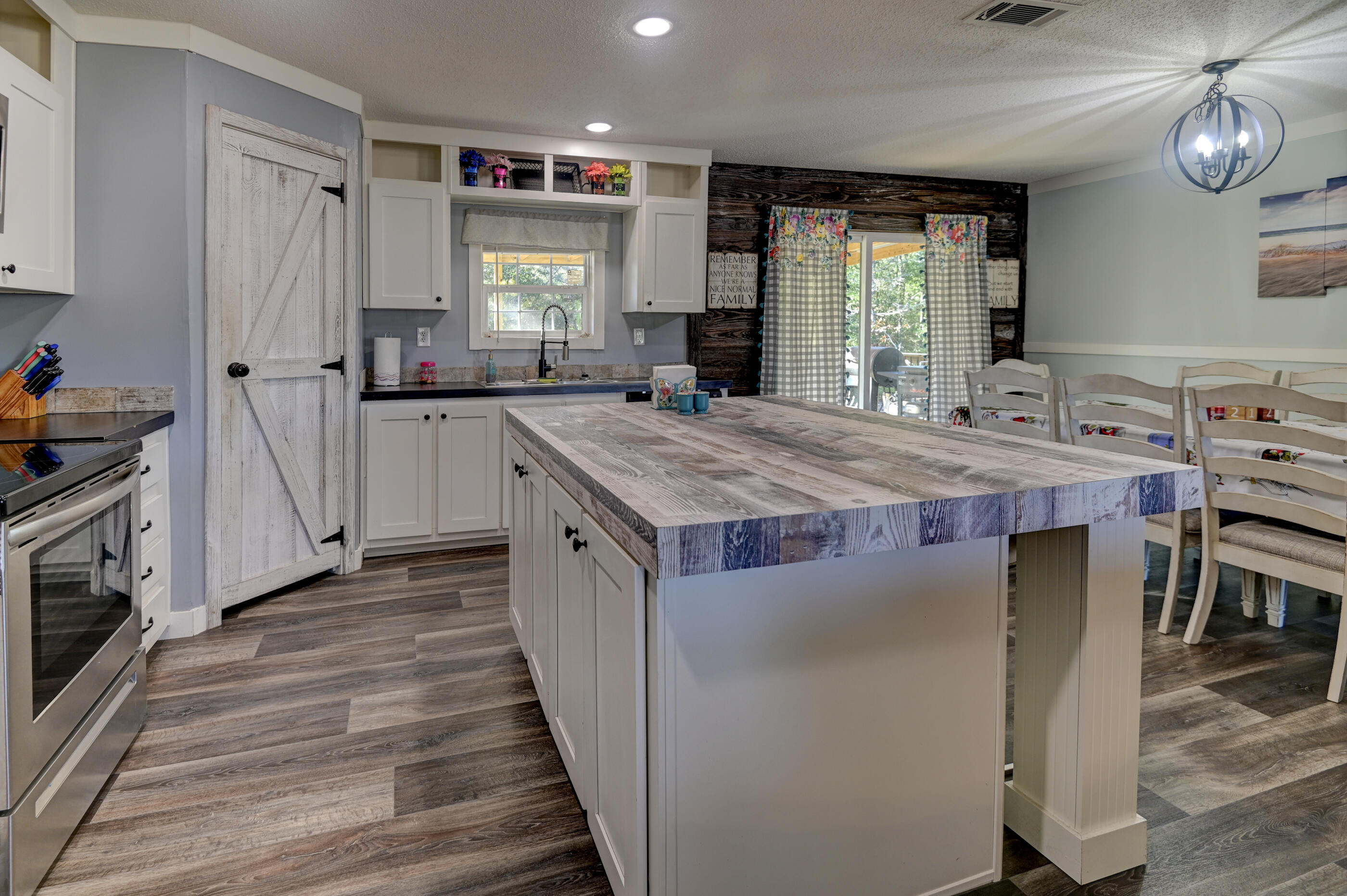 WOLFORD ACRES - Residential