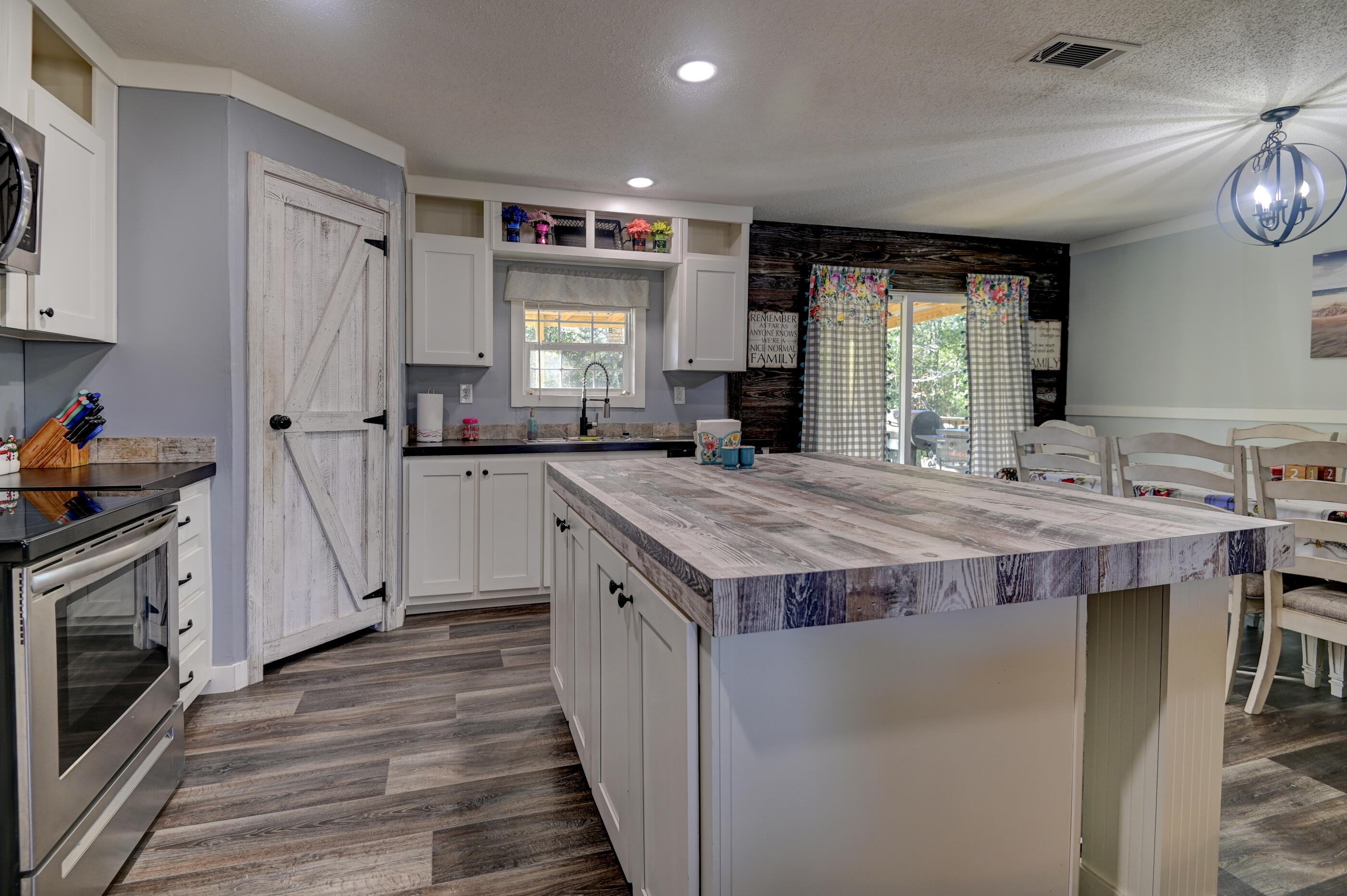 WOLFORD ACRES - Residential