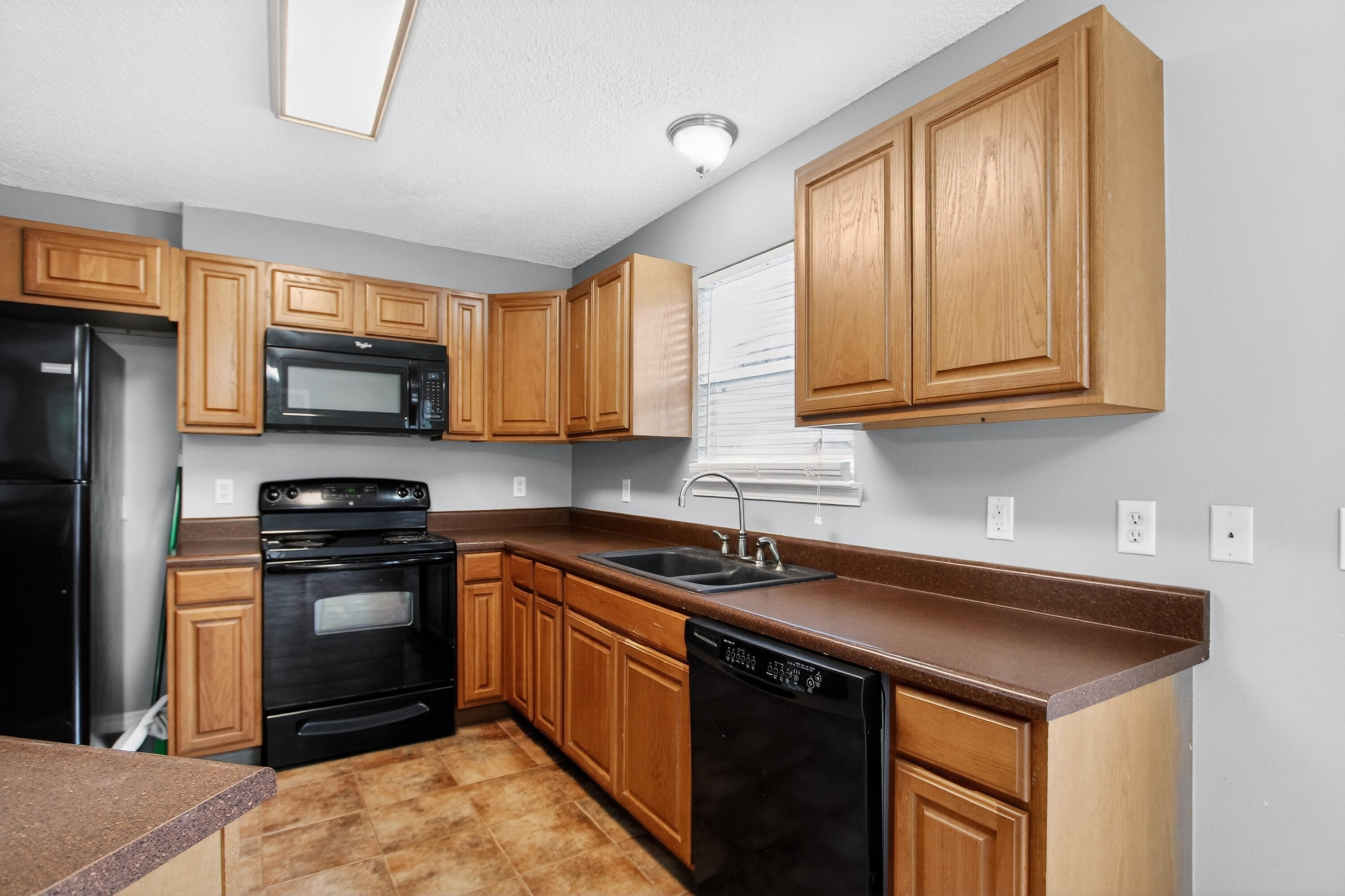METES & BOUNDS - Residential Lease