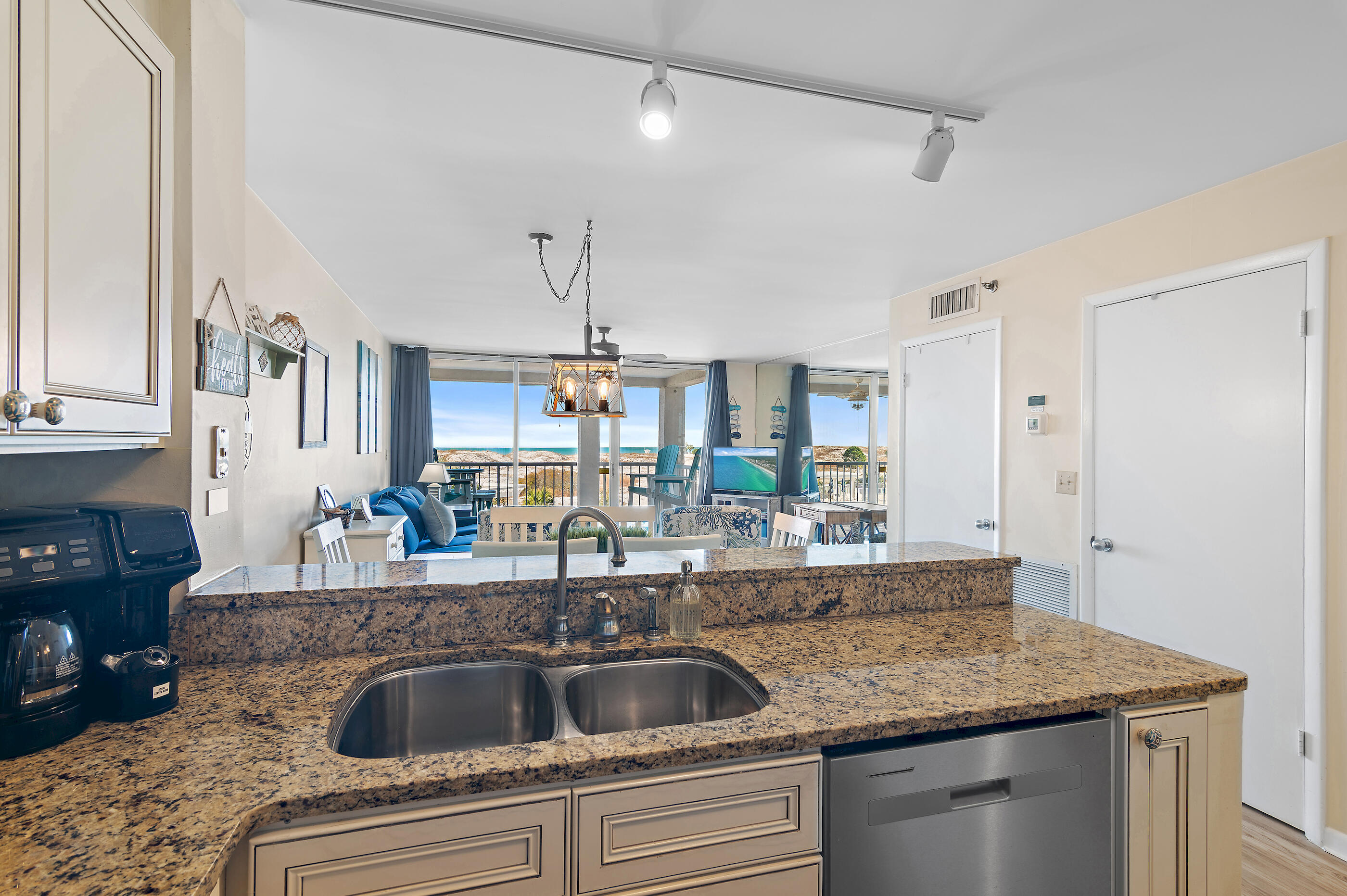 MAGNOLIA HOUSE - Residential