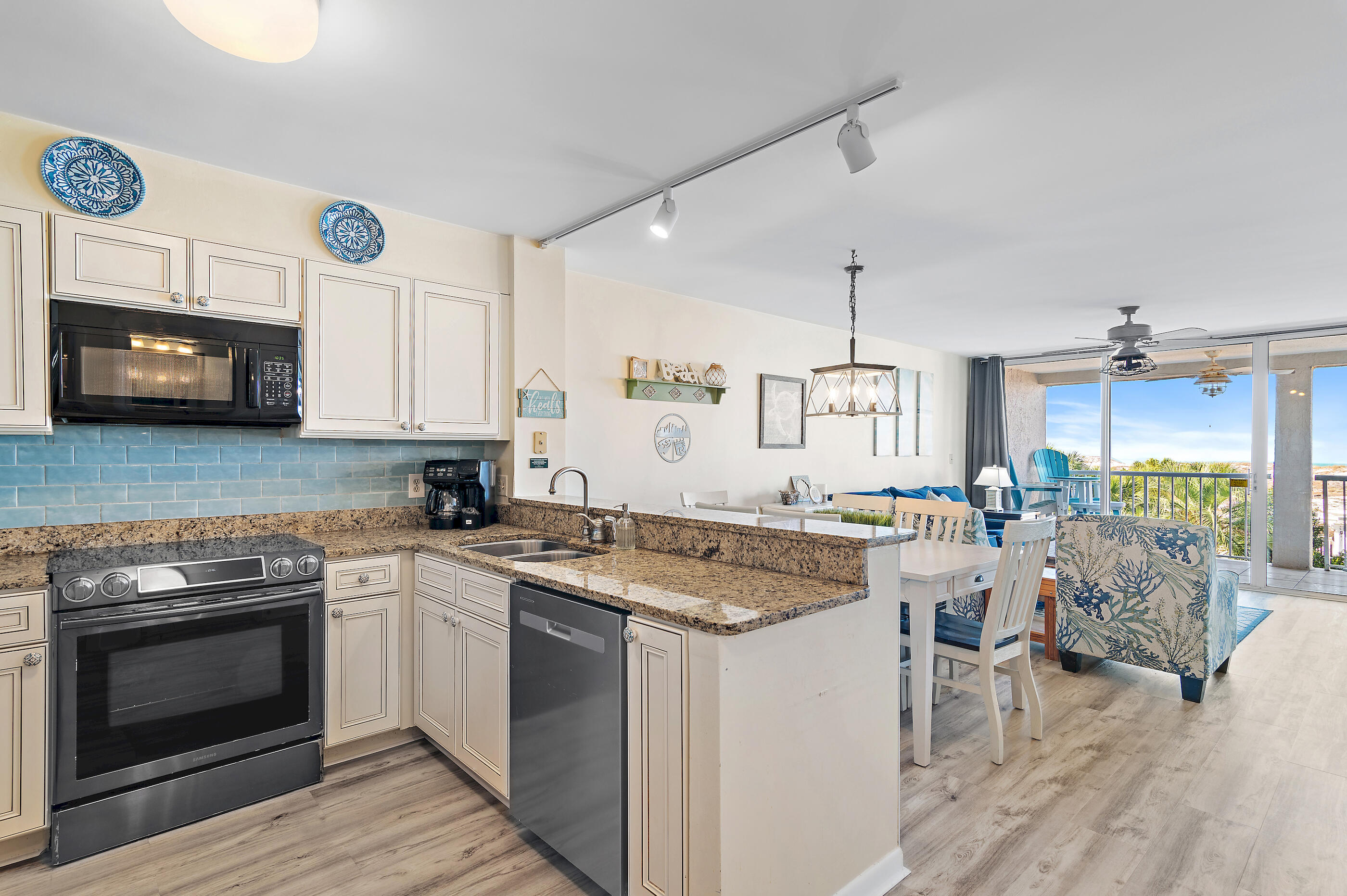 MAGNOLIA HOUSE - Residential