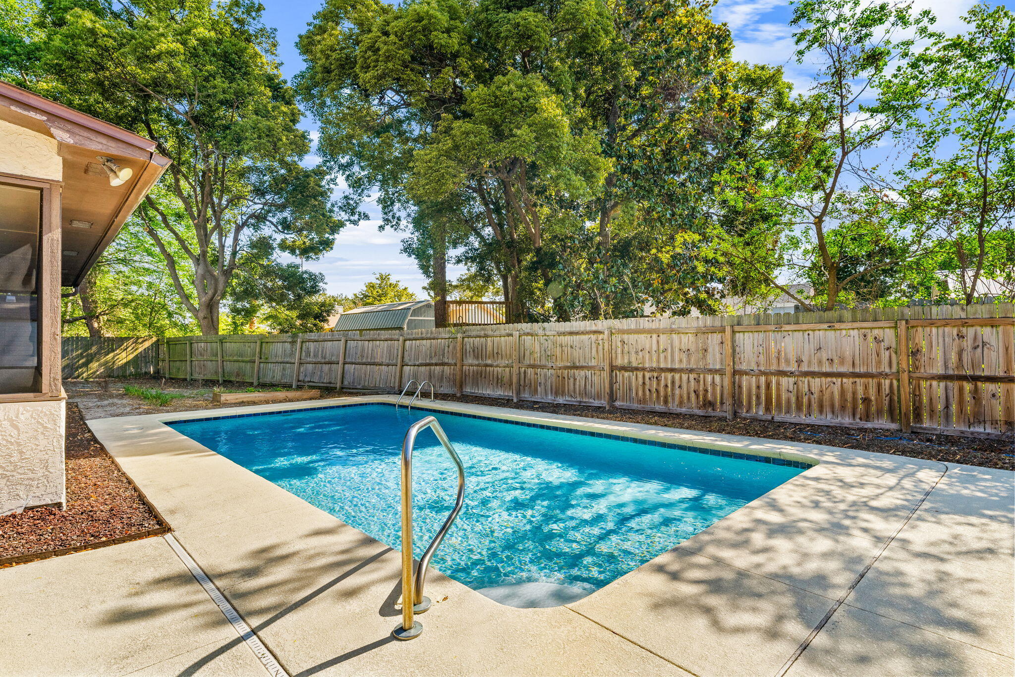 NORTH LAGOON OAKS 5th Addition - Residential