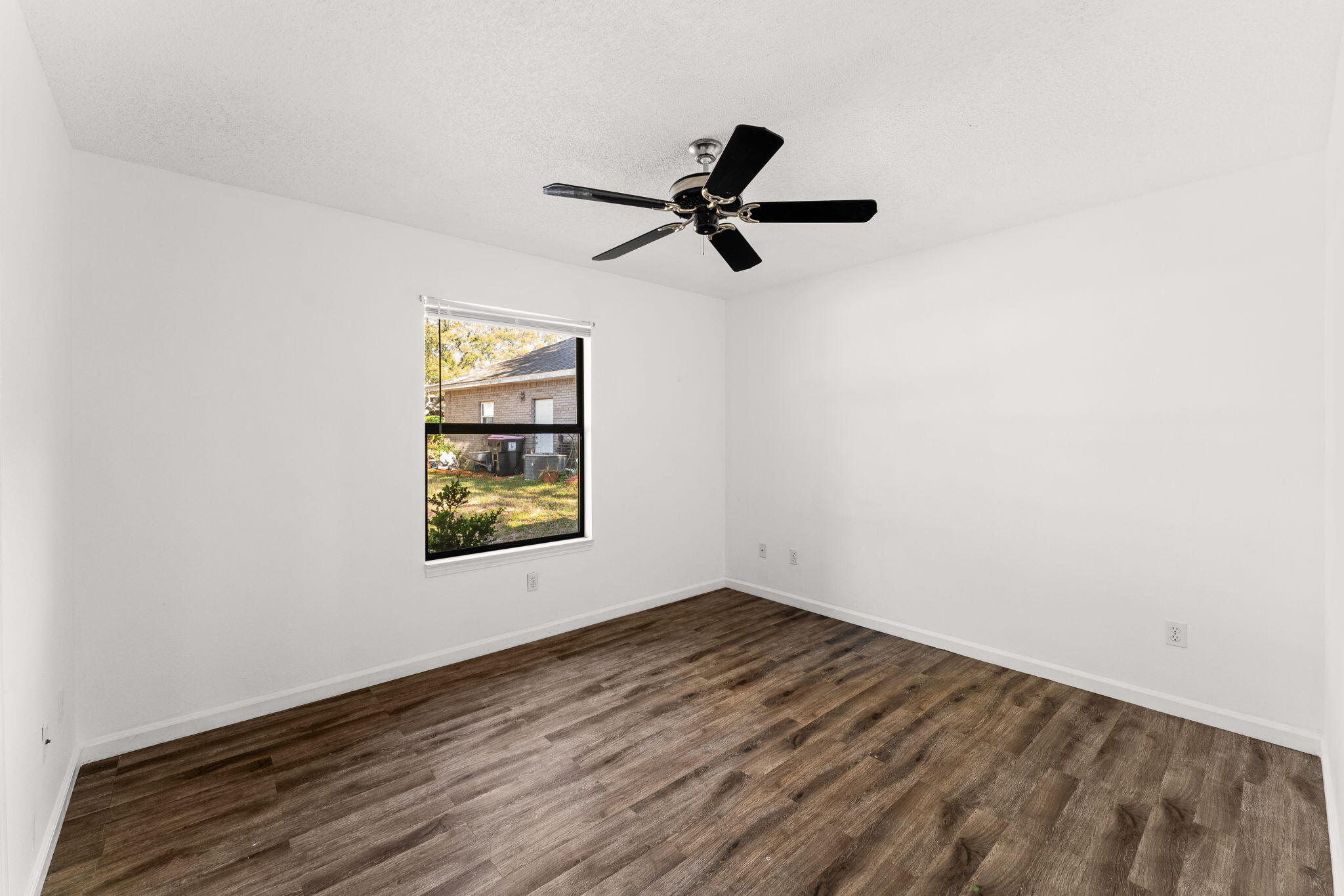 NORTH LAGOON OAKS 5th Addition - Residential