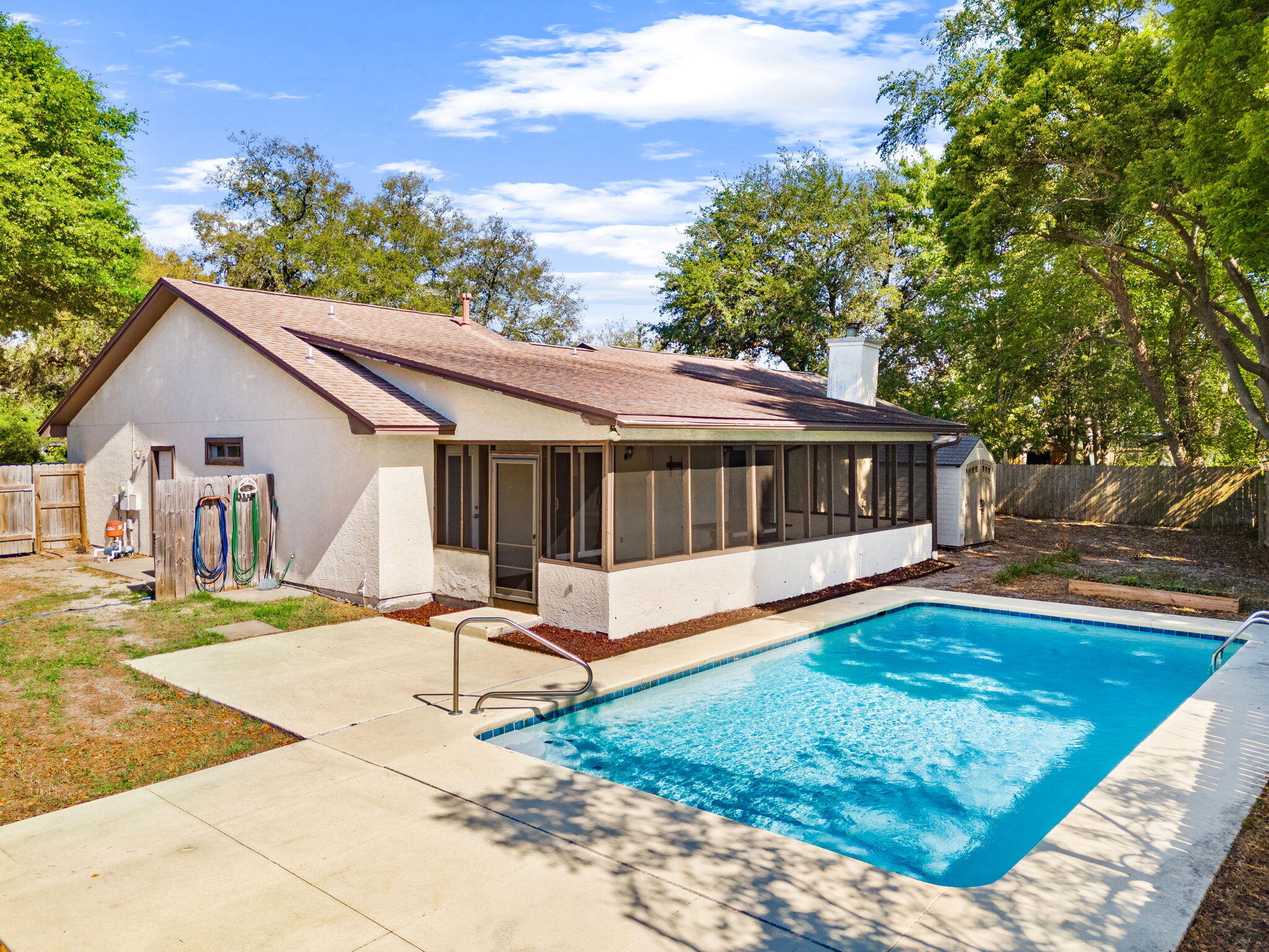 NORTH LAGOON OAKS 5th Addition - Residential