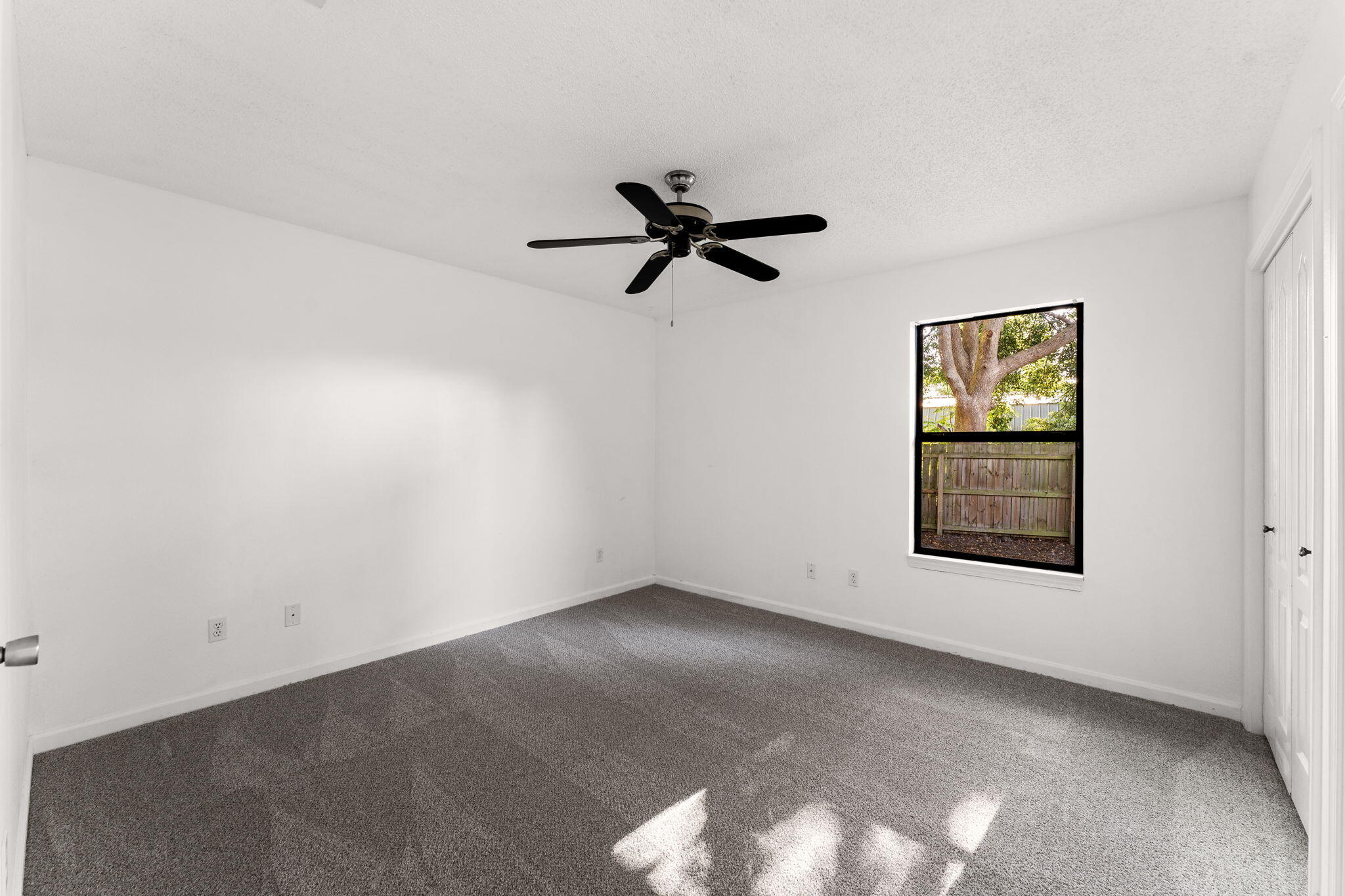 NORTH LAGOON OAKS 5th Addition - Residential