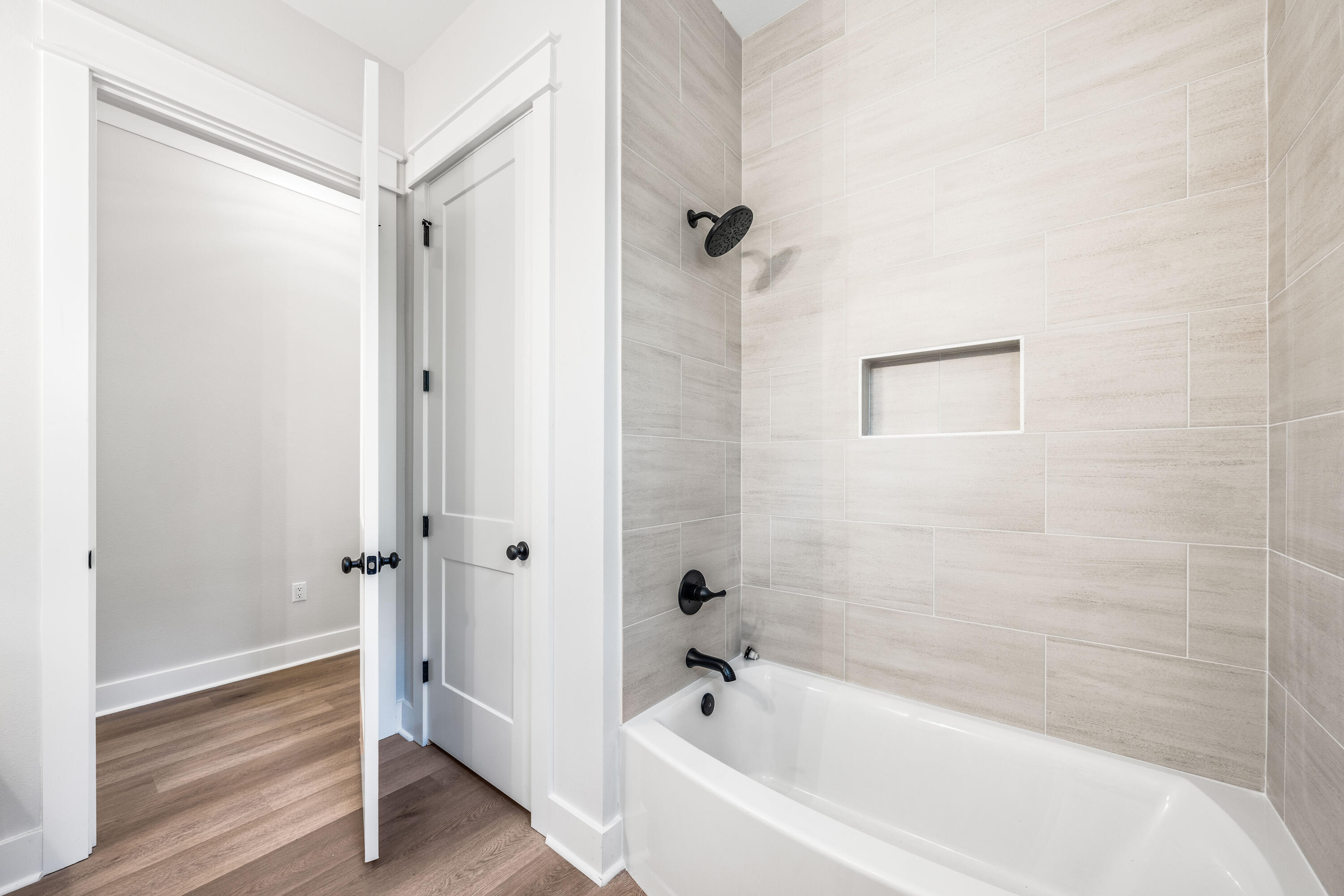 STEAMBOAT LANDING - Residential