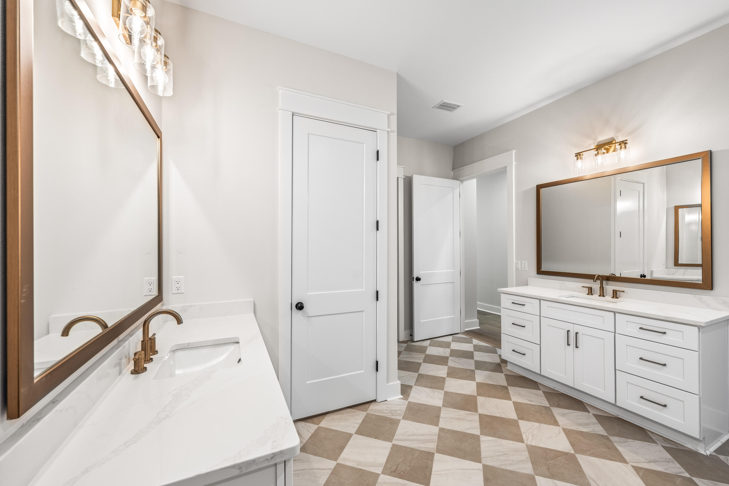 STEAMBOAT LANDING - Residential