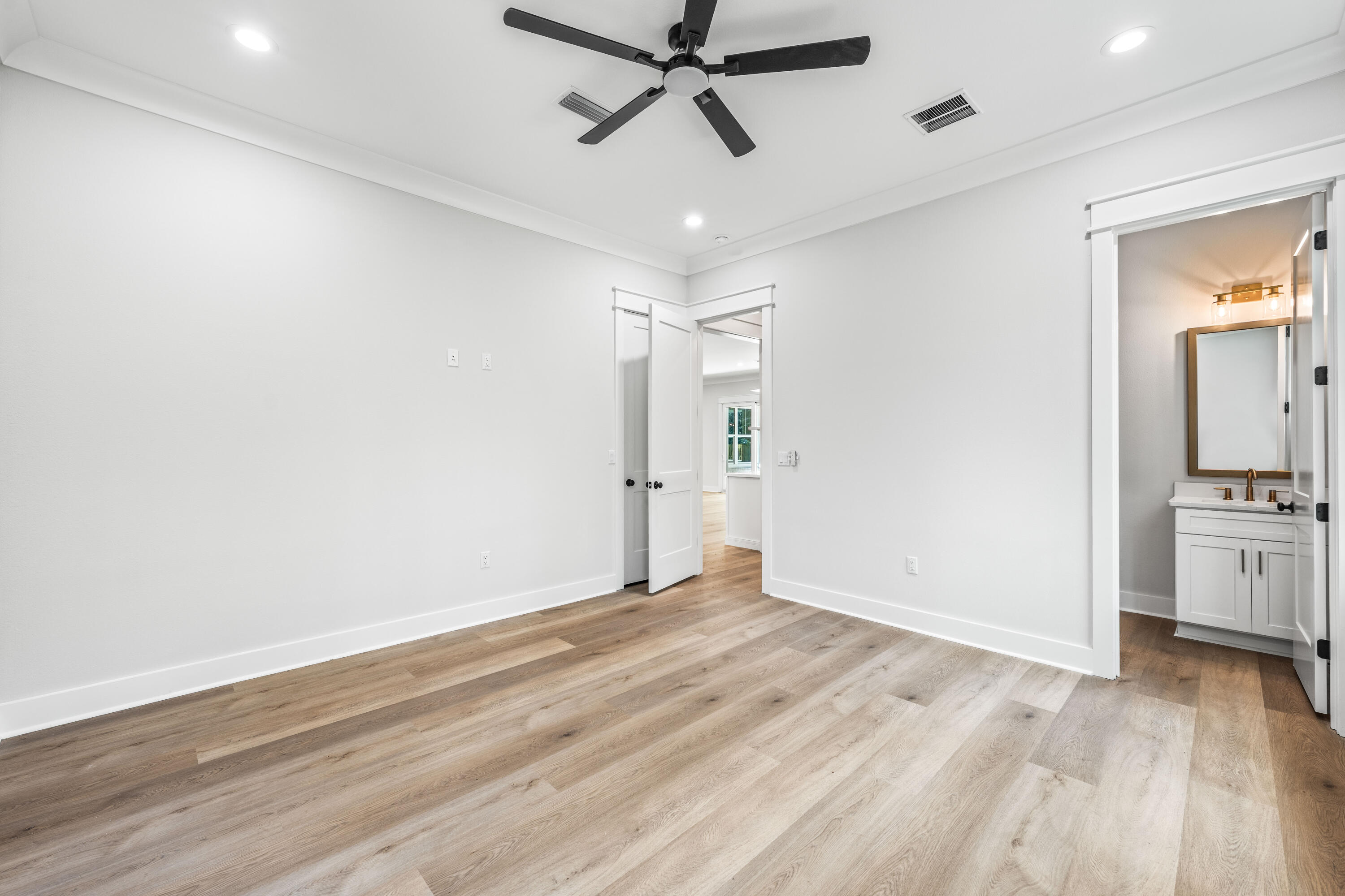 STEAMBOAT LANDING - Residential