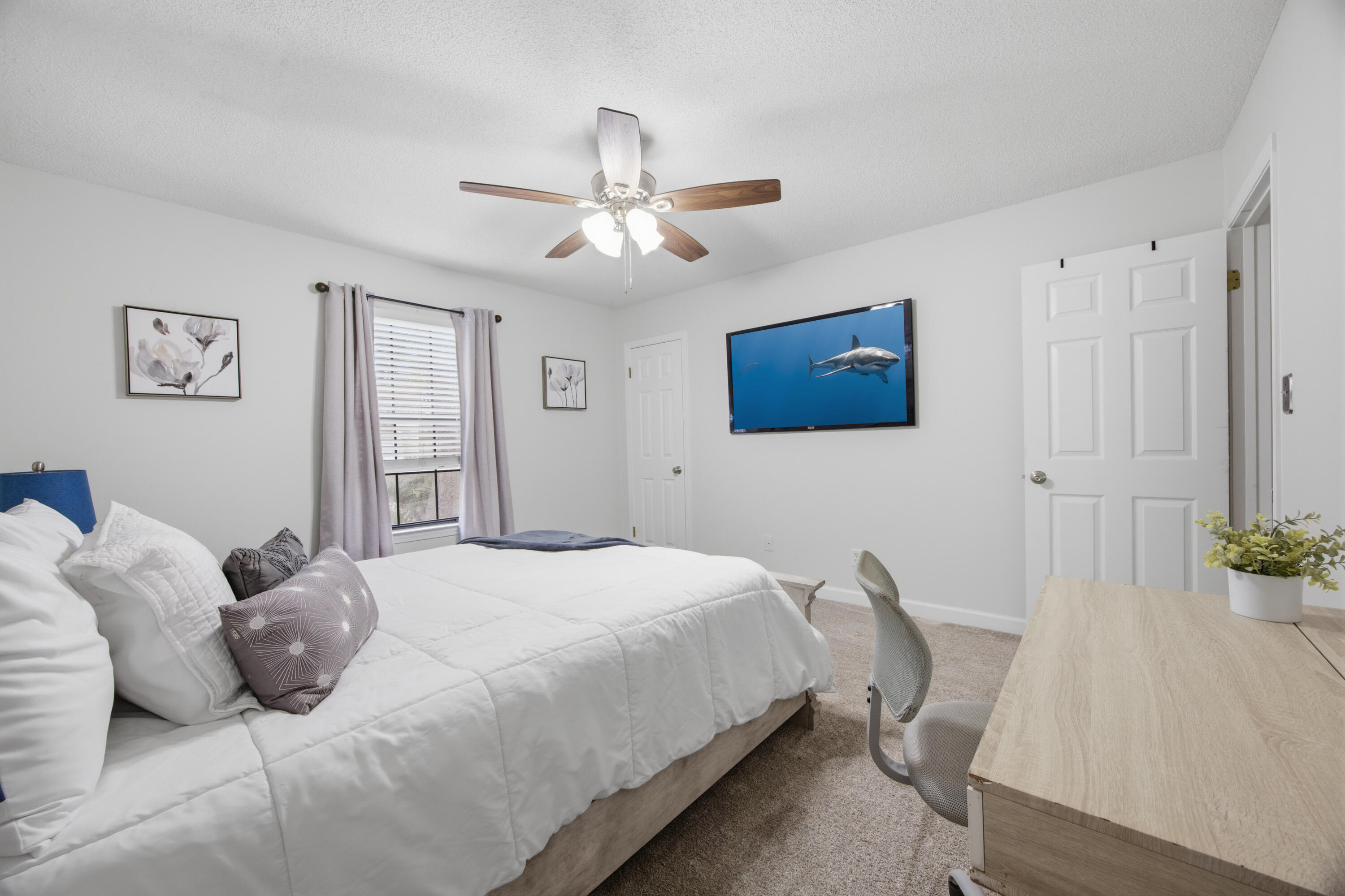 LAKE POINTE - Residential