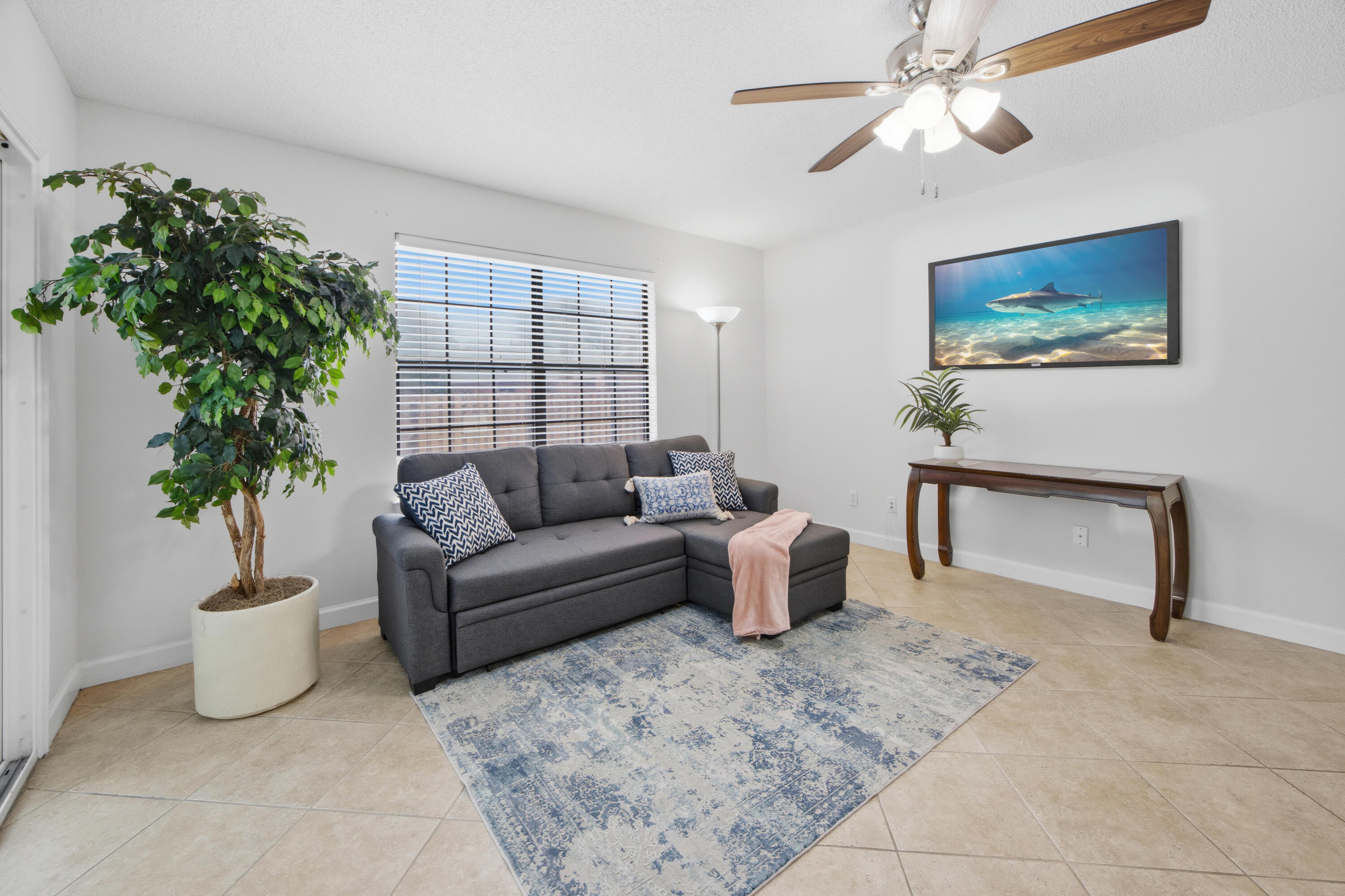 LAKE POINTE - Residential