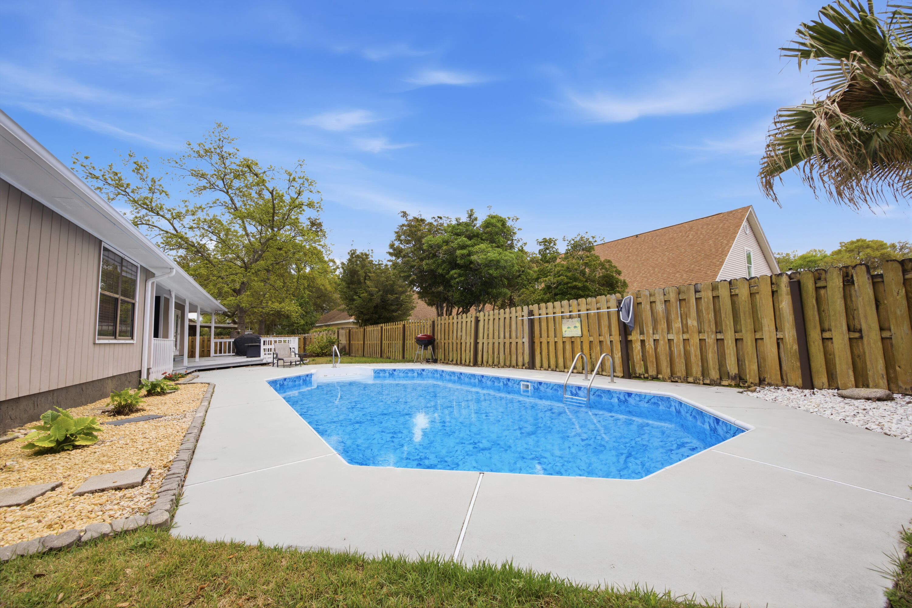 LAKE POINTE - Residential