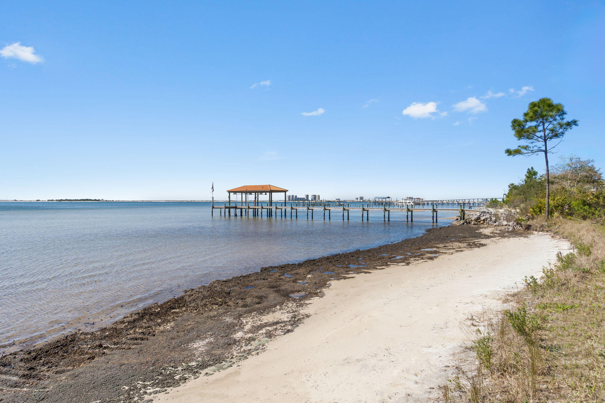 LA FONTAINE PHASE 1 - Land