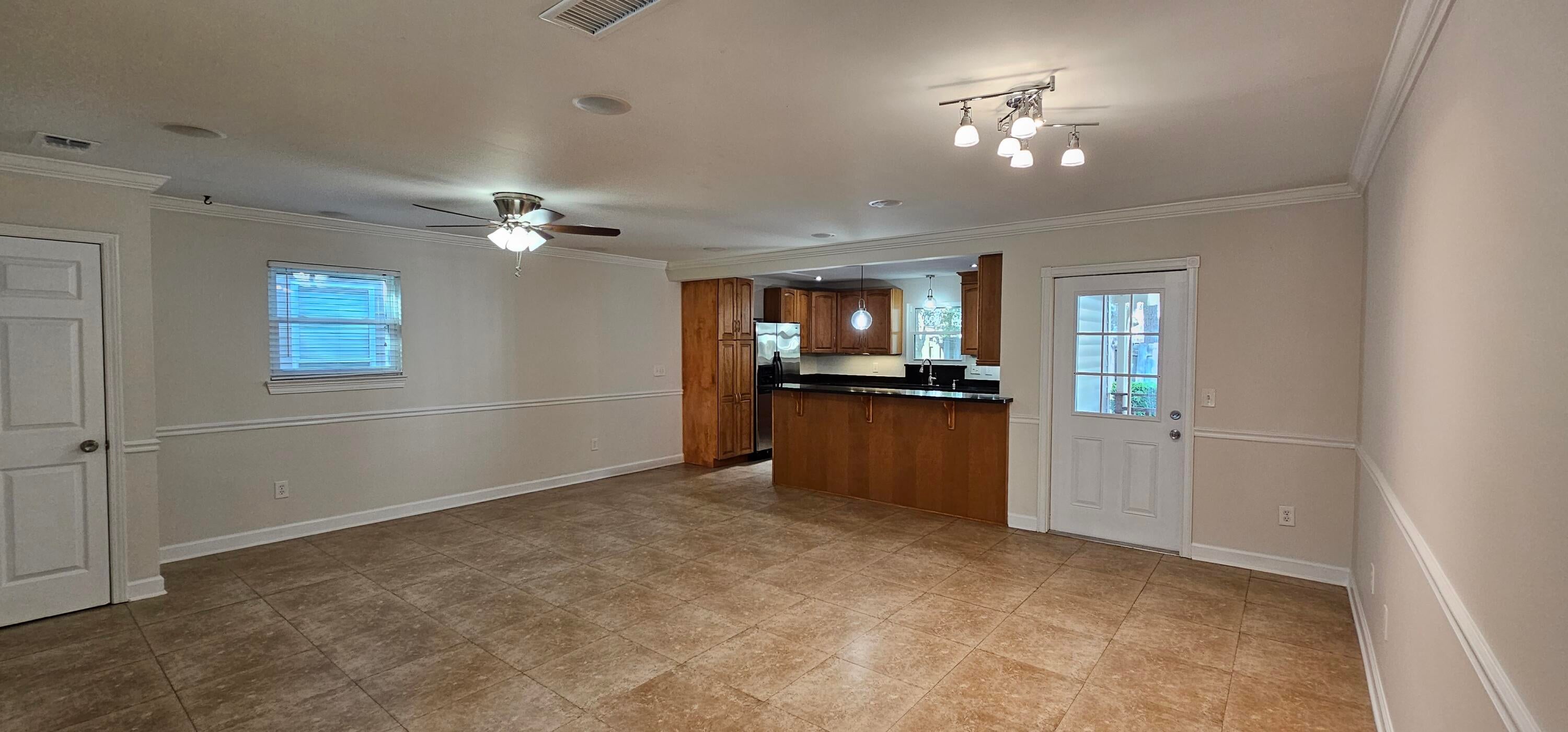 109 Meadowbrook Court