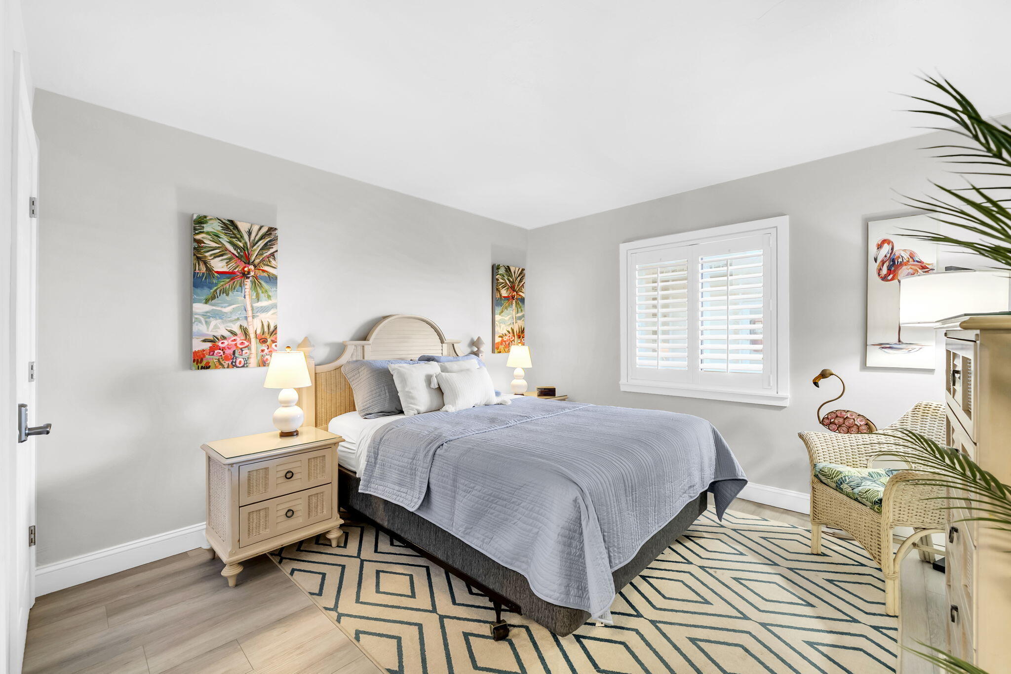 EMERALD TOWERS CONDO - Residential