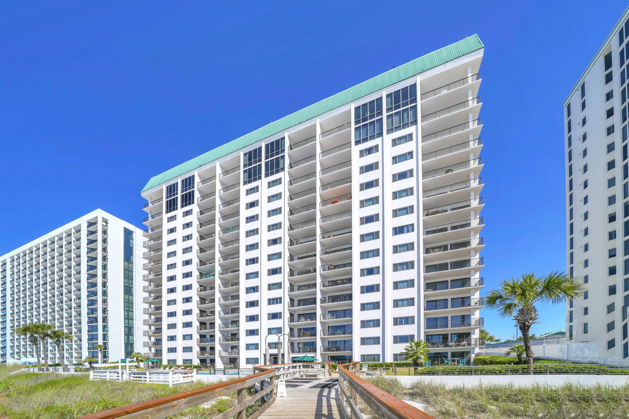 EMERALD TOWERS CONDO - Residential