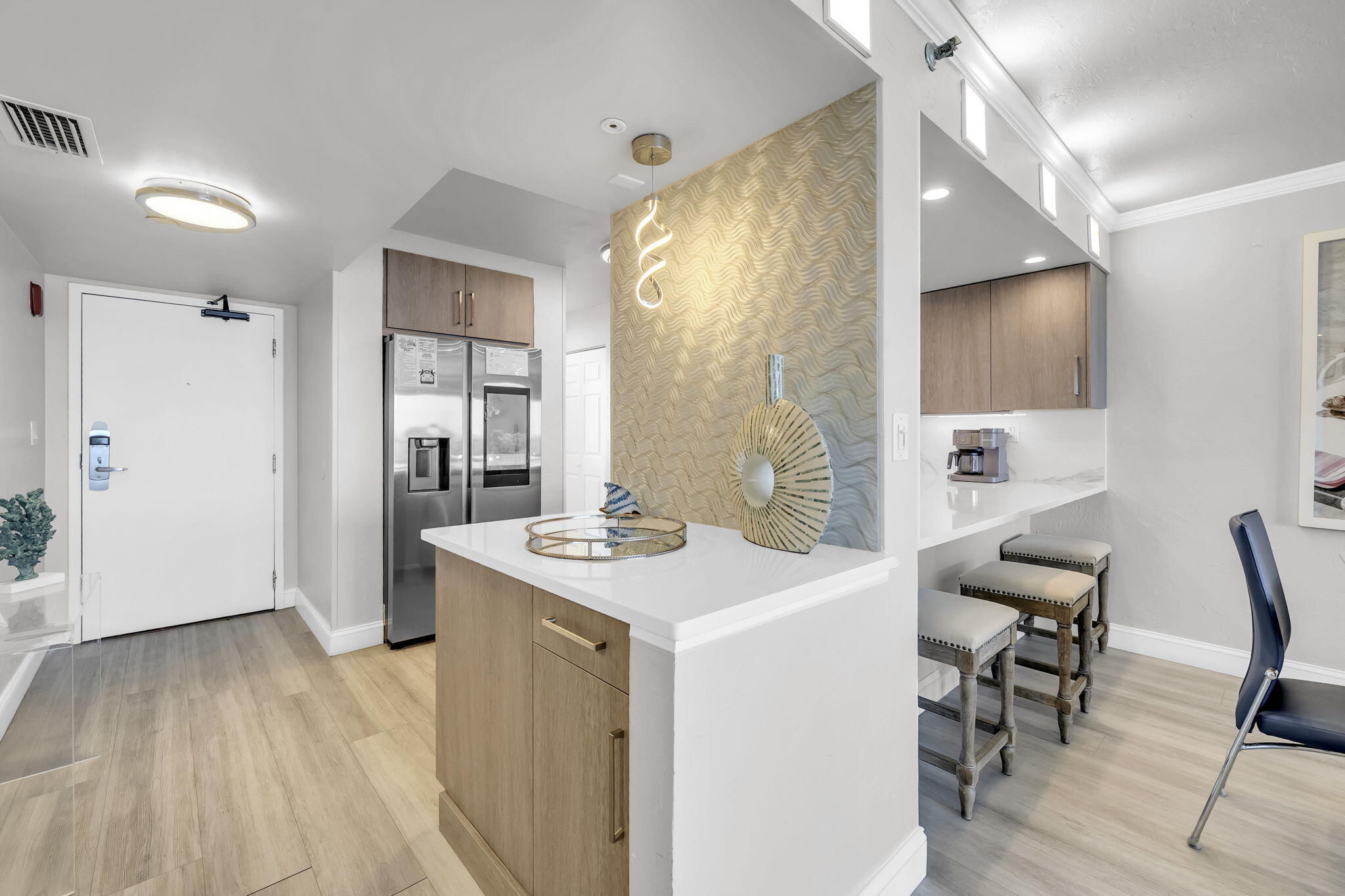 EMERALD TOWERS CONDO - Residential