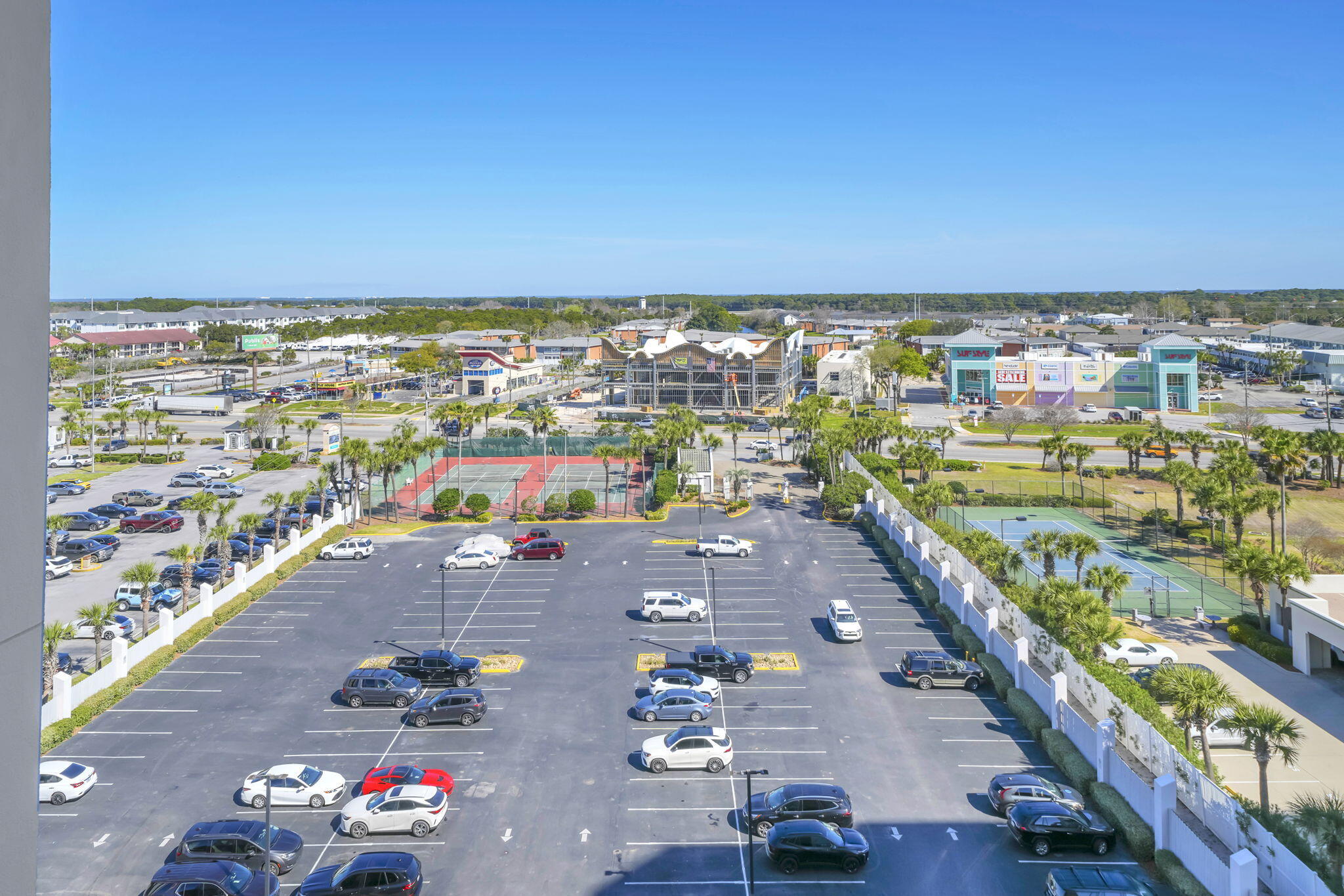 EMERALD TOWERS CONDO - Residential