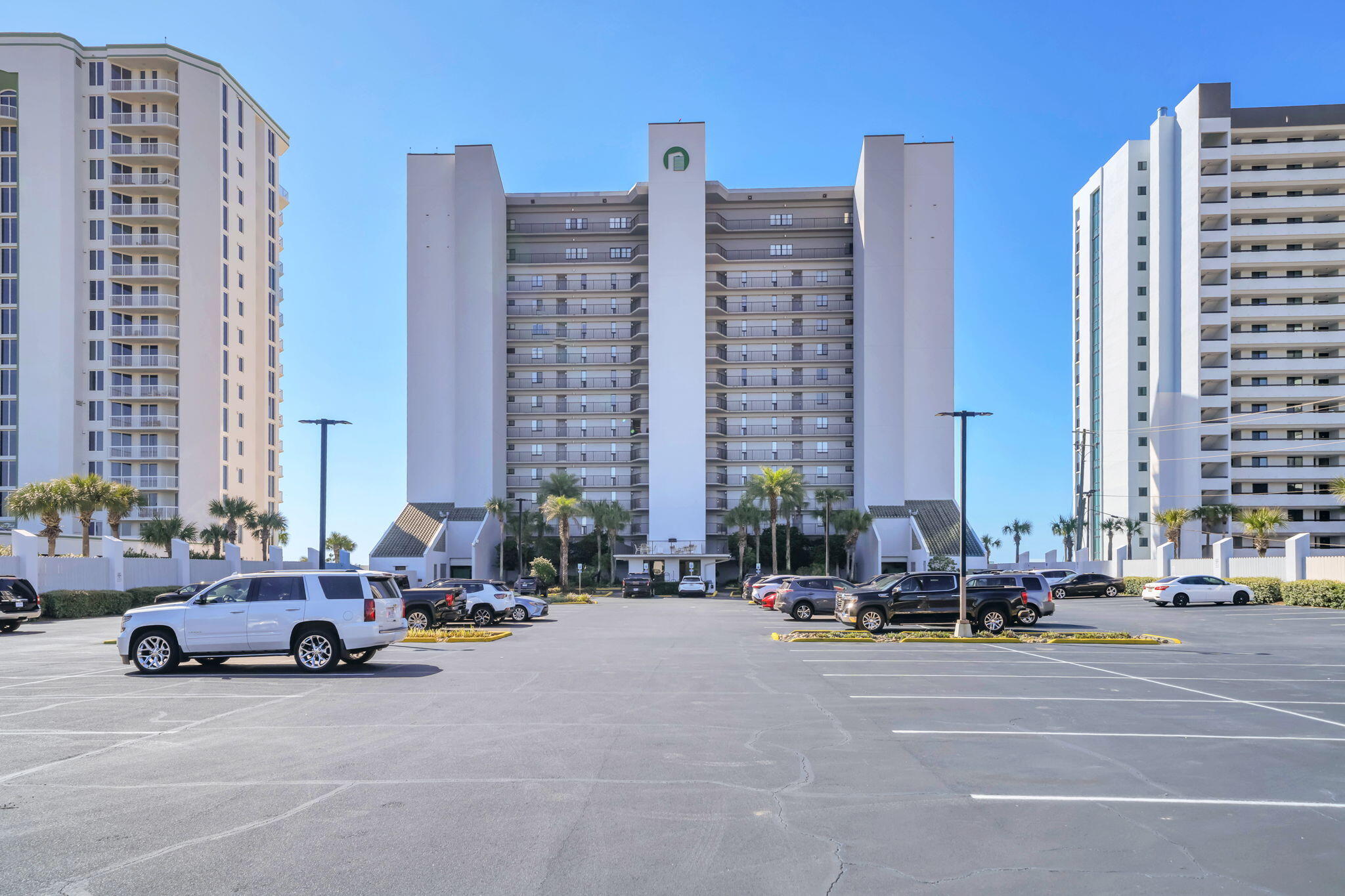 EMERALD TOWERS CONDO - Residential