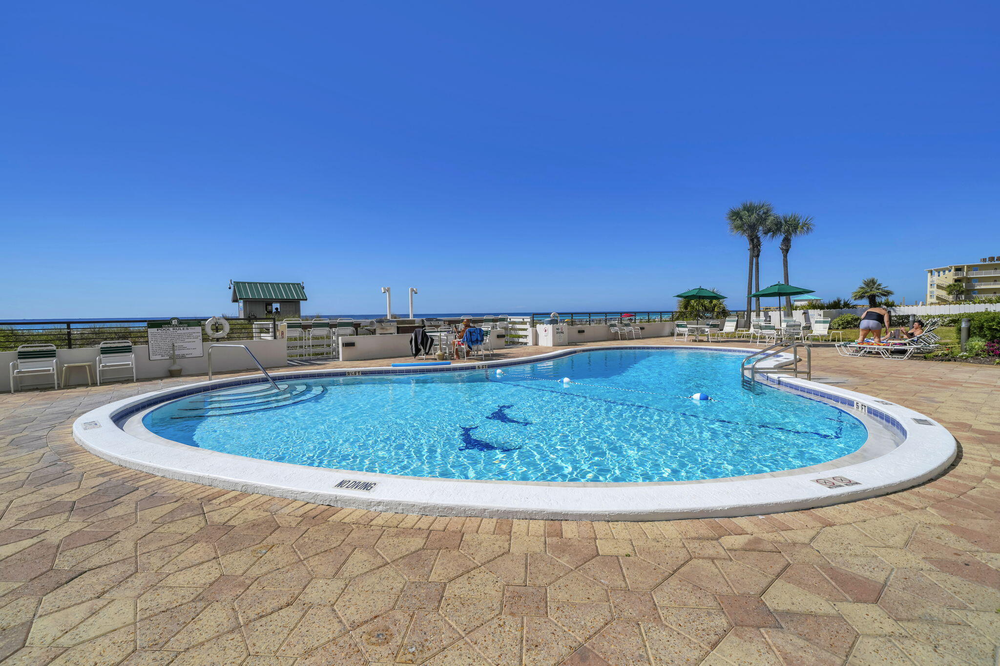 EMERALD TOWERS CONDO - Residential