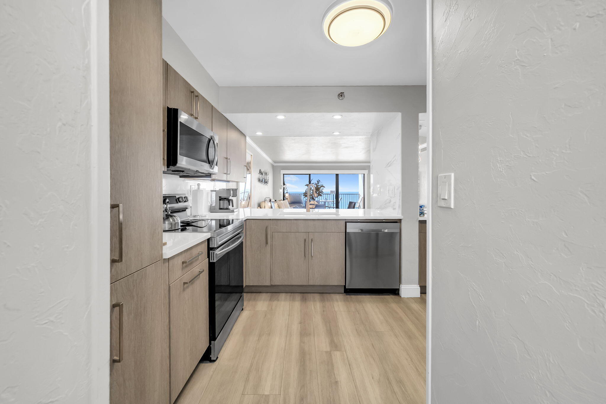 EMERALD TOWERS CONDO - Residential