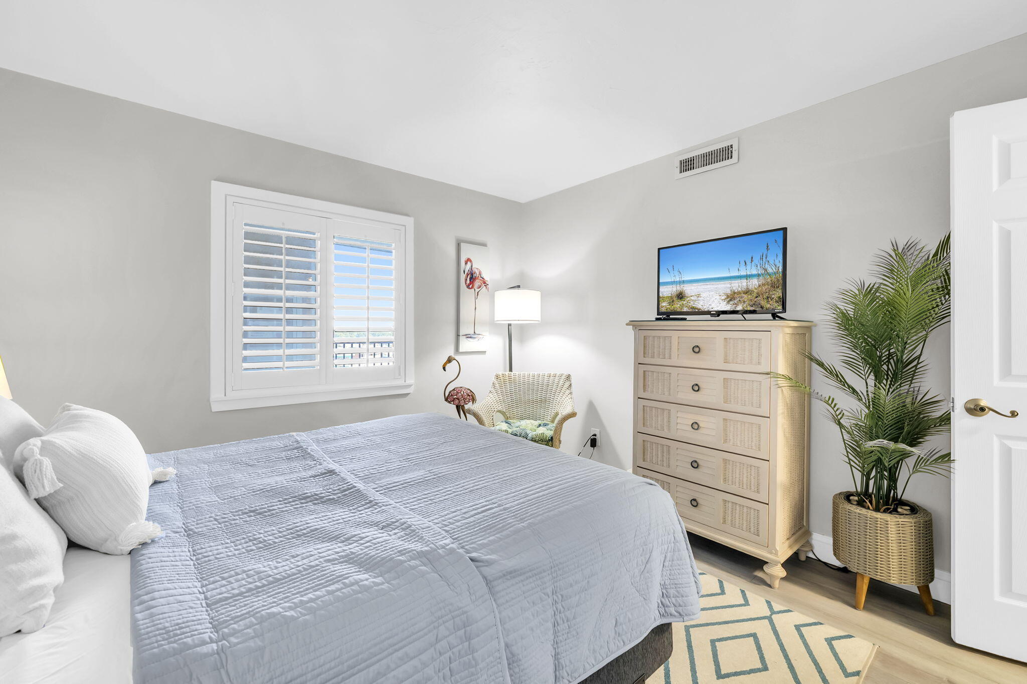 EMERALD TOWERS CONDO - Residential