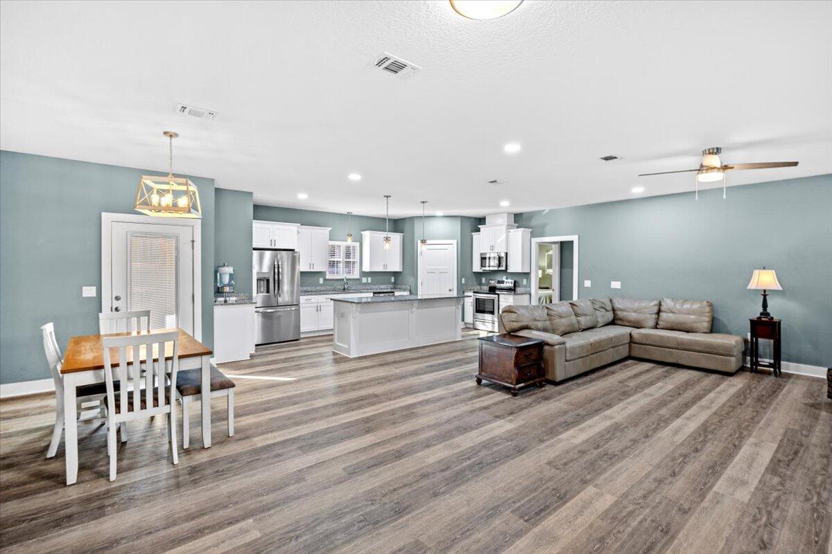 HOLLEY BY THE SEA - Residential