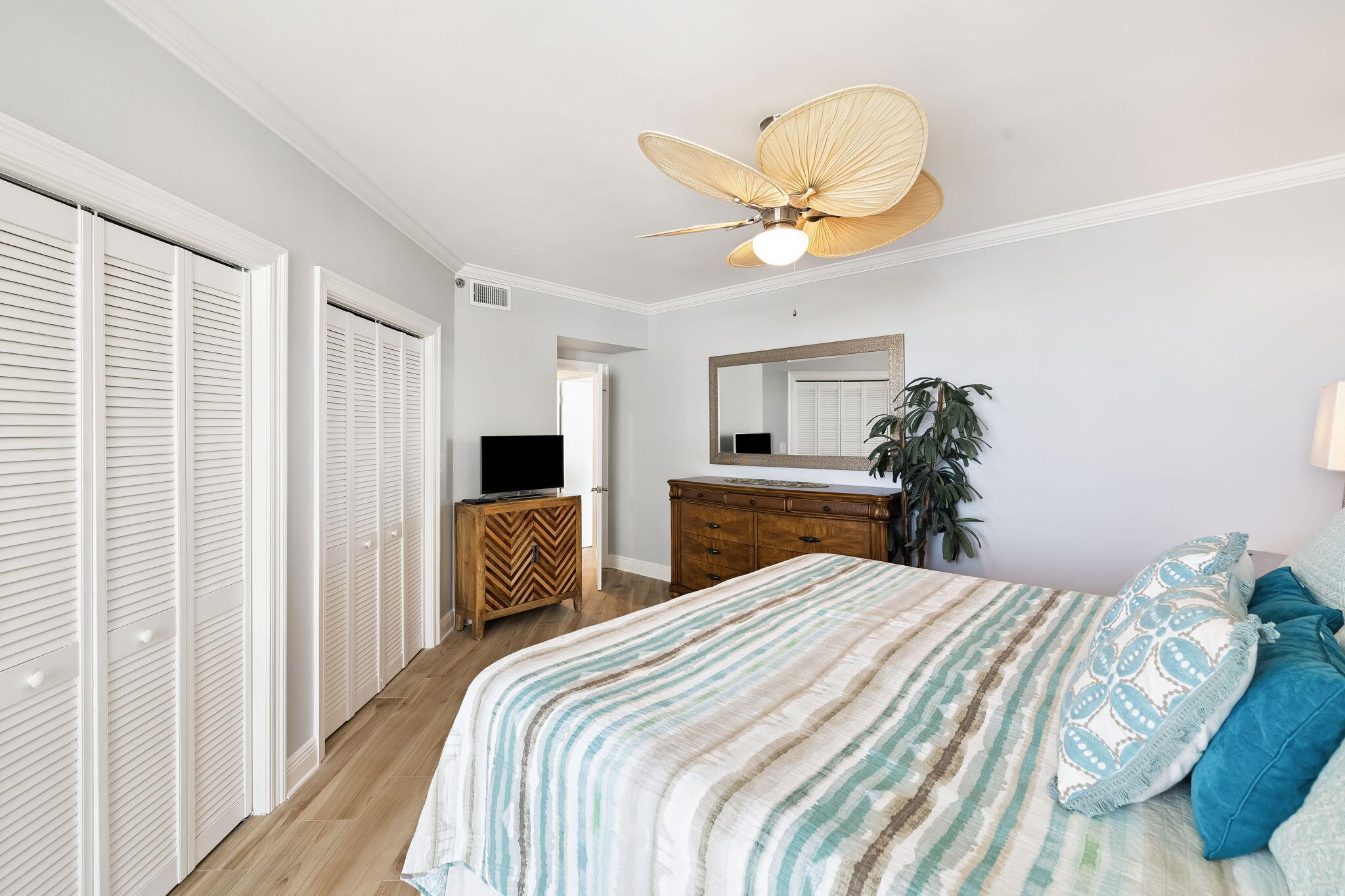 EAST PASS TOWERS CONDO PH 2 - Residential