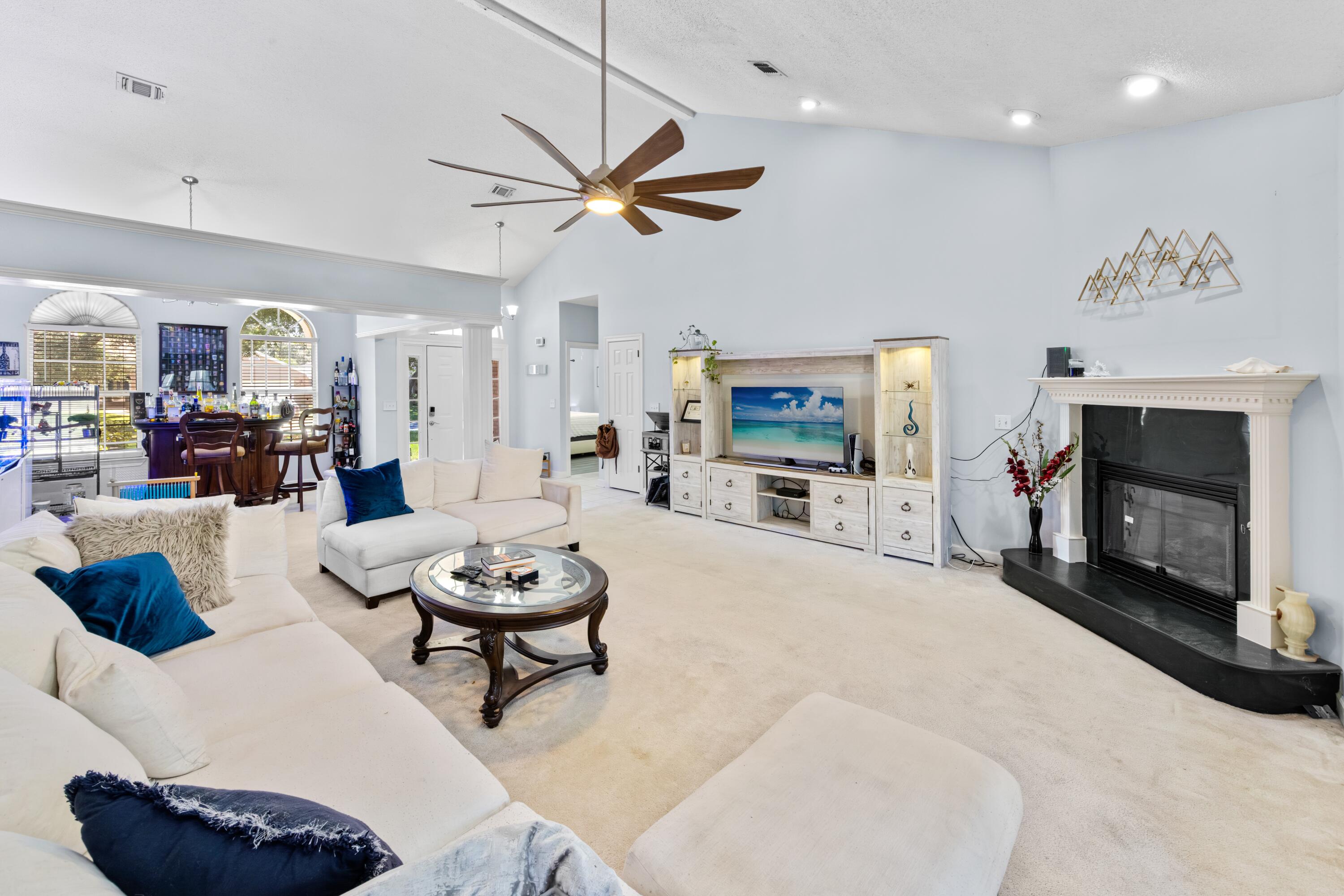 LAKE POINTE - Residential