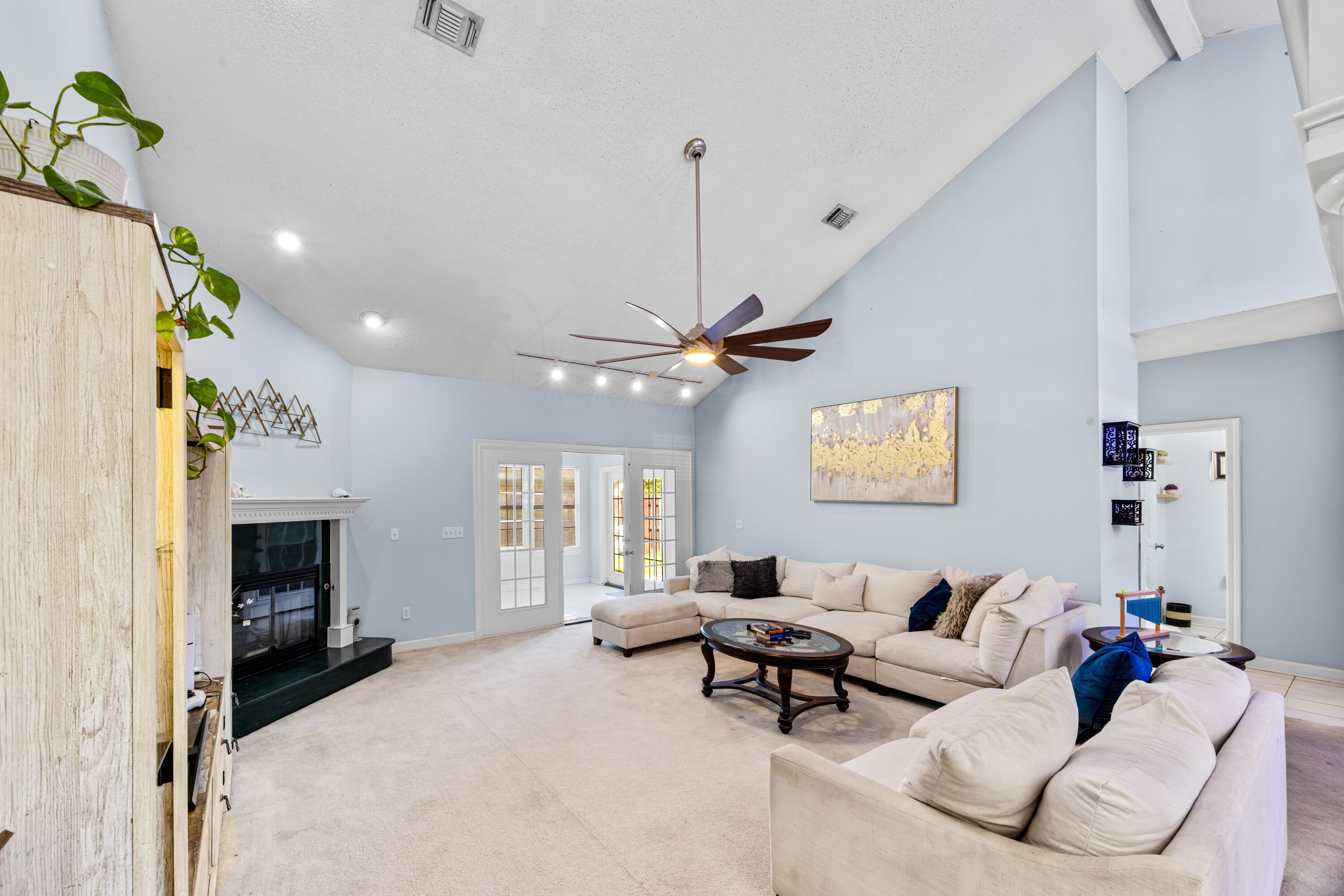 LAKE POINTE - Residential