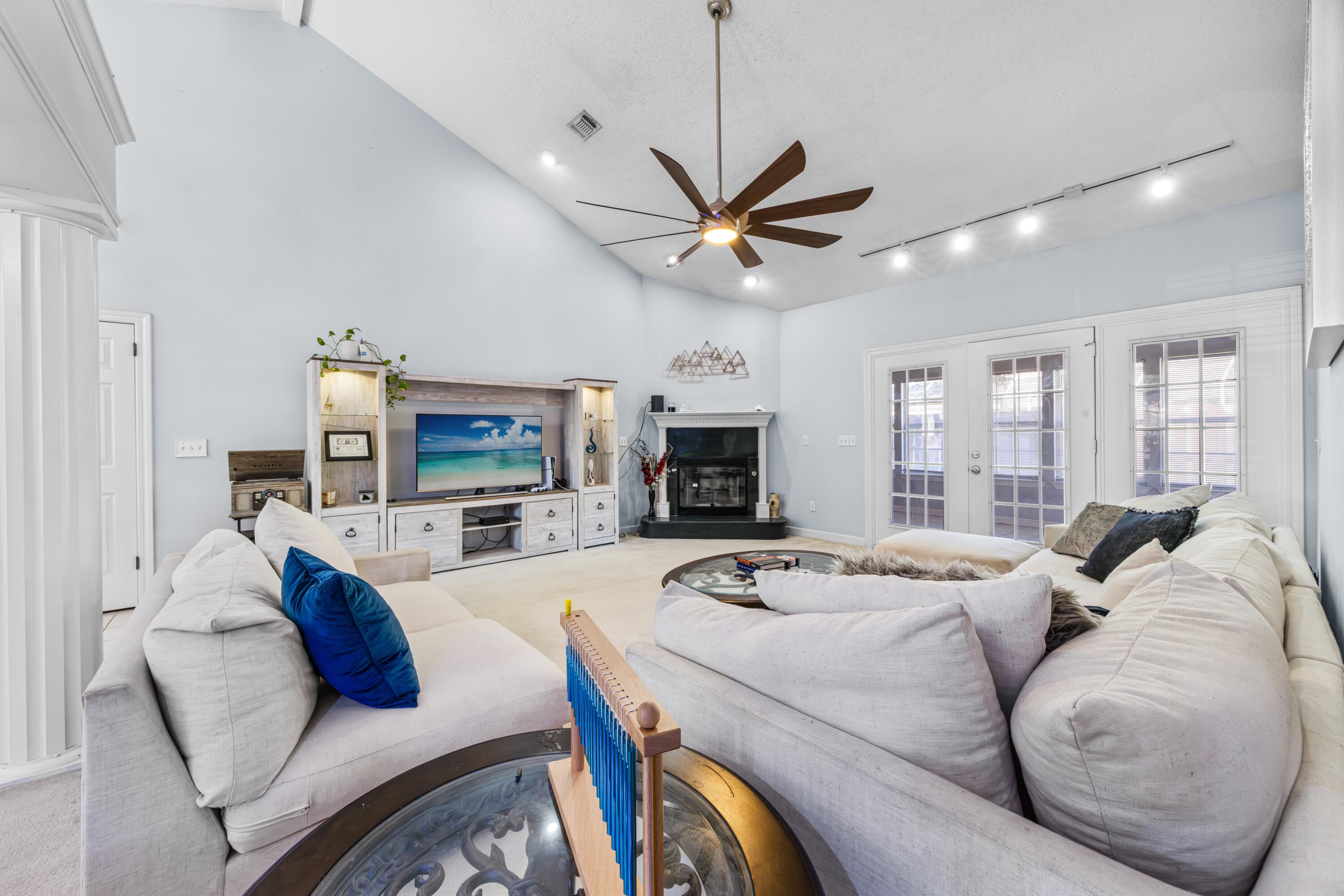 LAKE POINTE - Residential