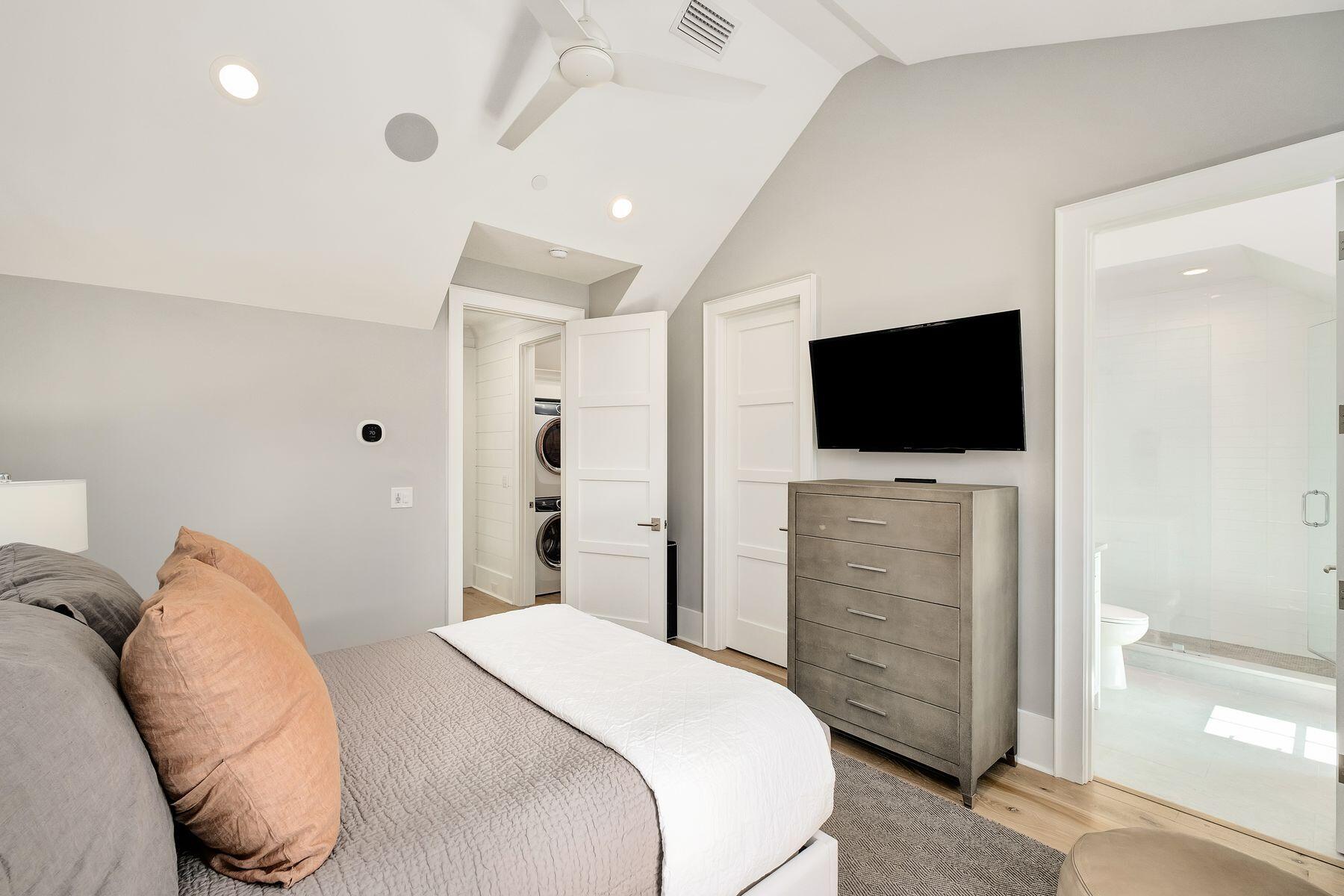 DRAPER LAKE COASTAL VILLAGE - Residential