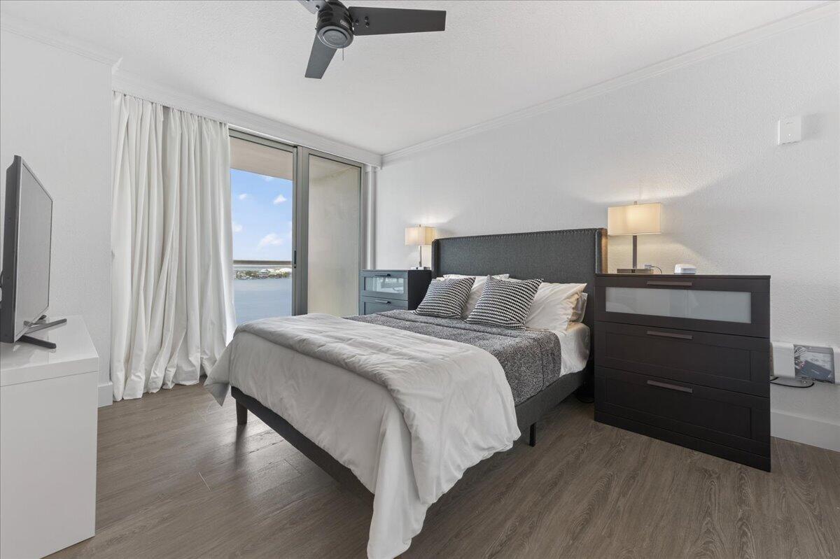 Sabine Yacht and Racquet Club - Residential