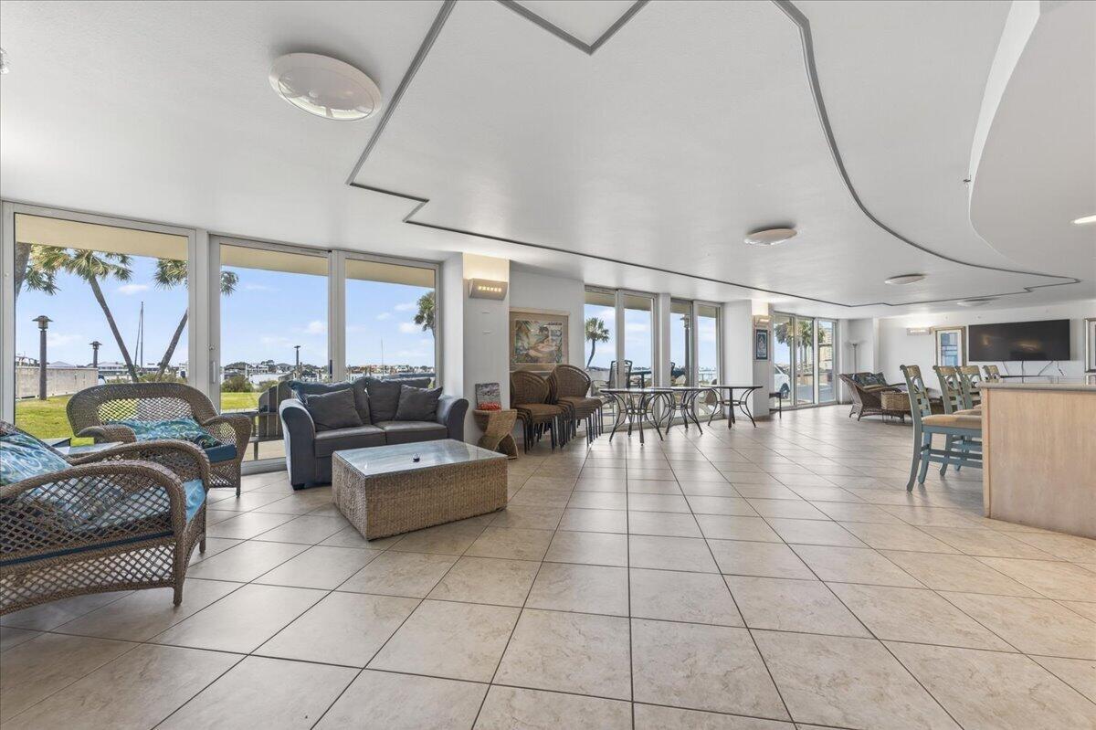 Sabine Yacht and Racquet Club - Residential