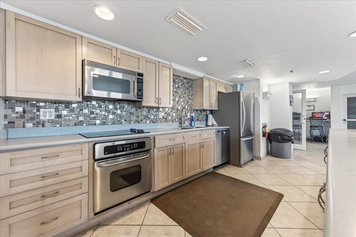 Sabine Yacht and Racquet Club - Residential