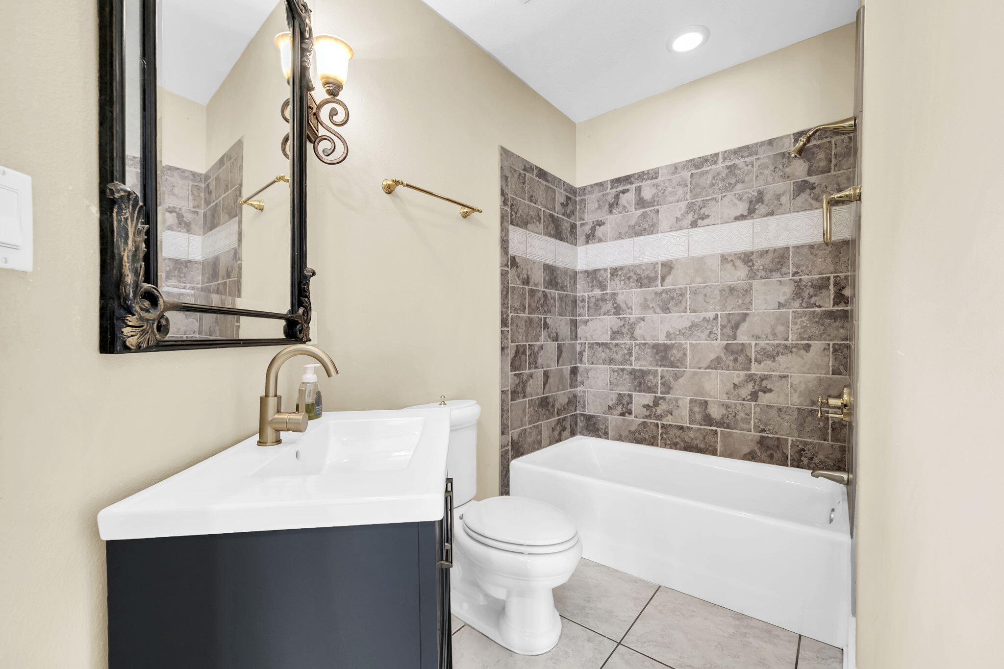 REGATTA BAY PATIO HOMES - Residential