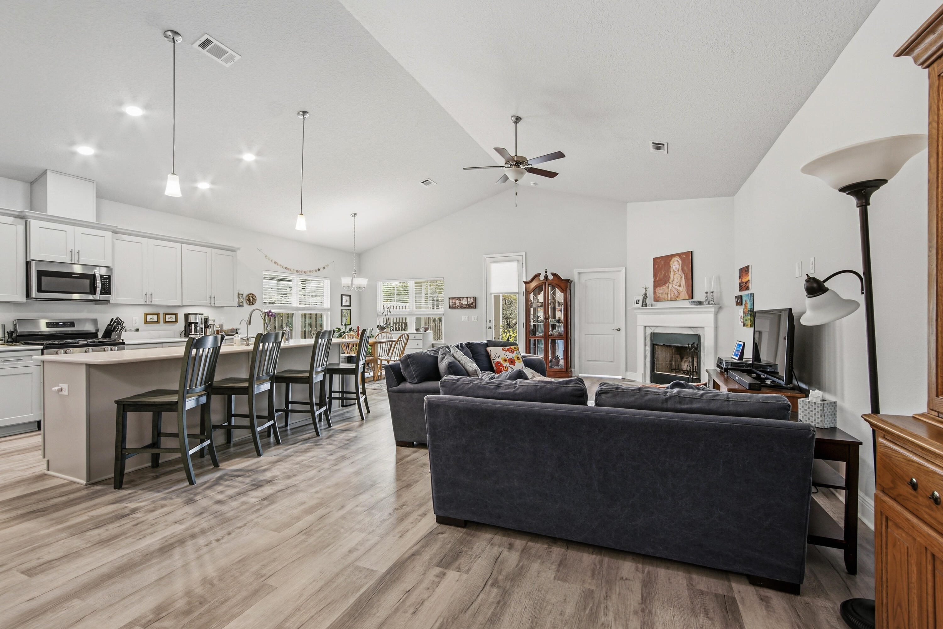 THE BLUFFS AT LAFAYETTE - Residential