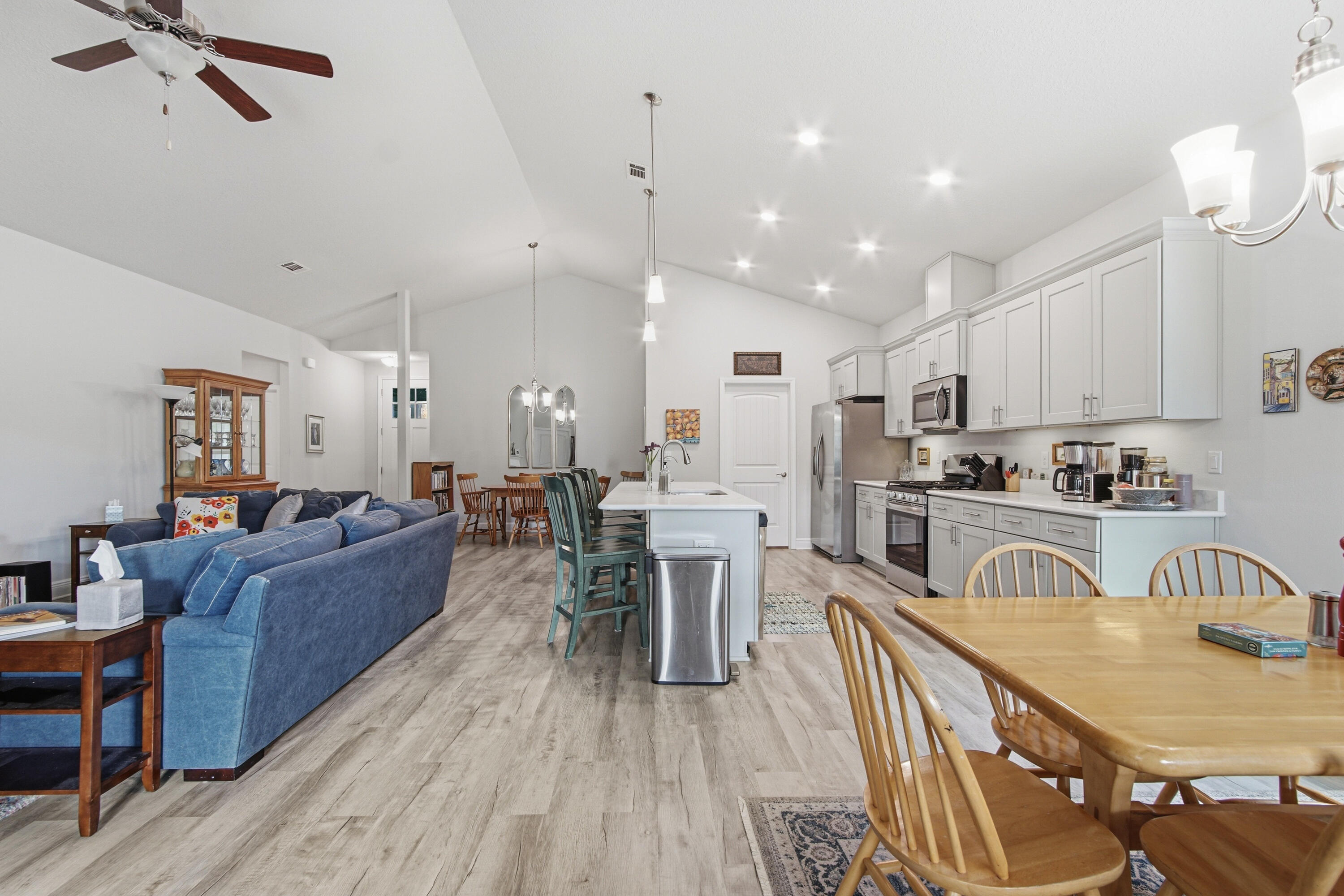 THE BLUFFS AT LAFAYETTE - Residential