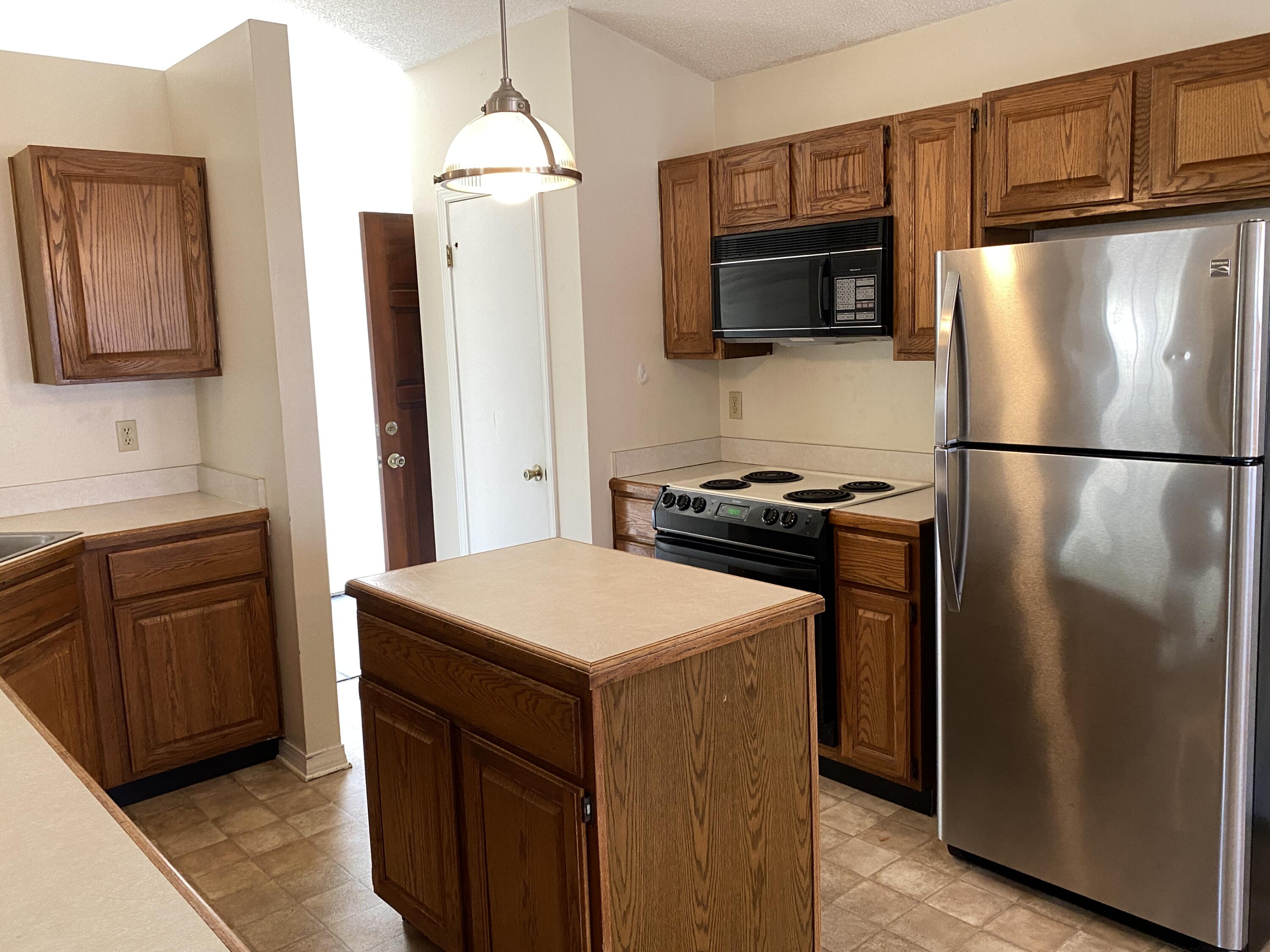 MEADOW WOODS - Residential