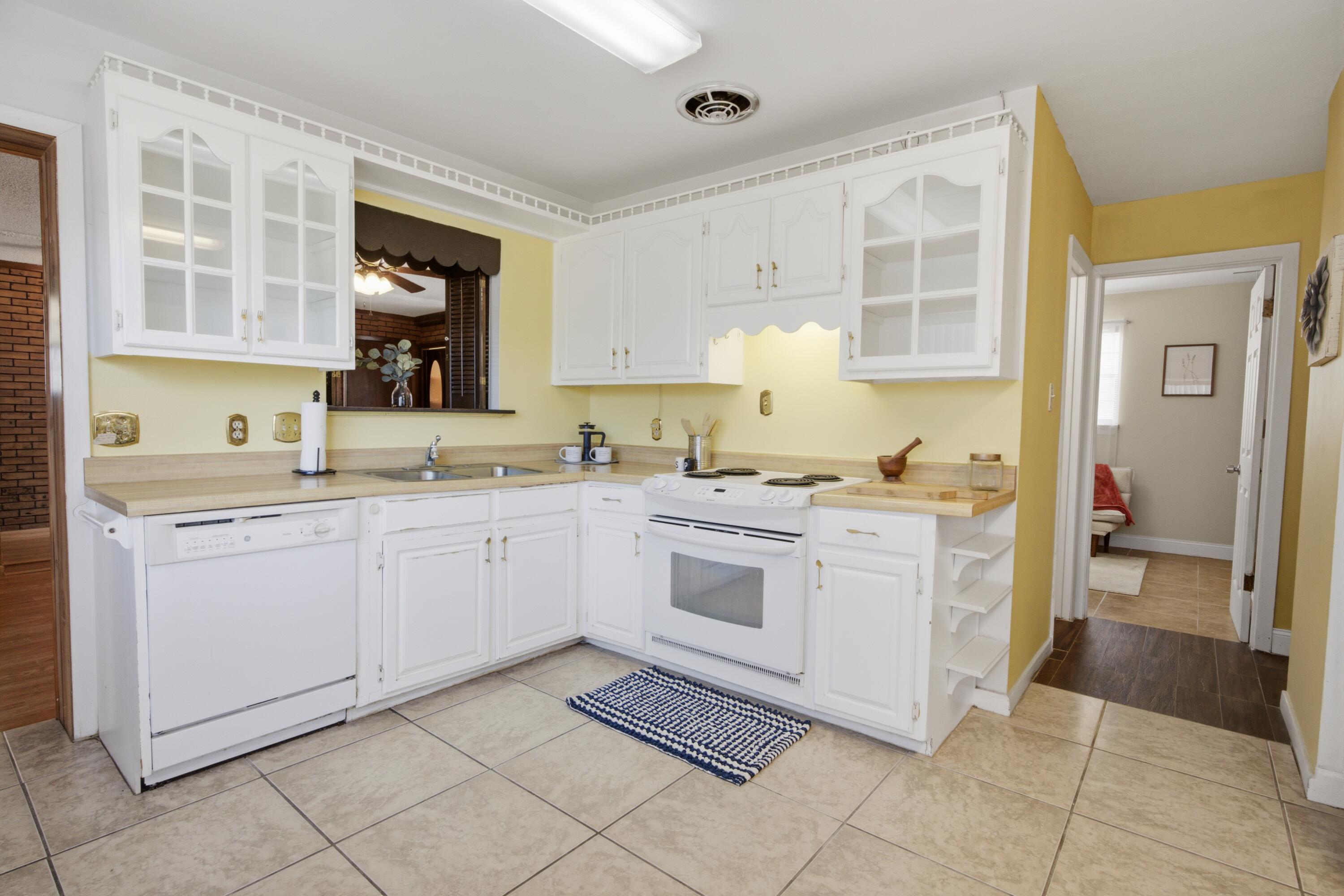 104 SW Cedar Avenue
