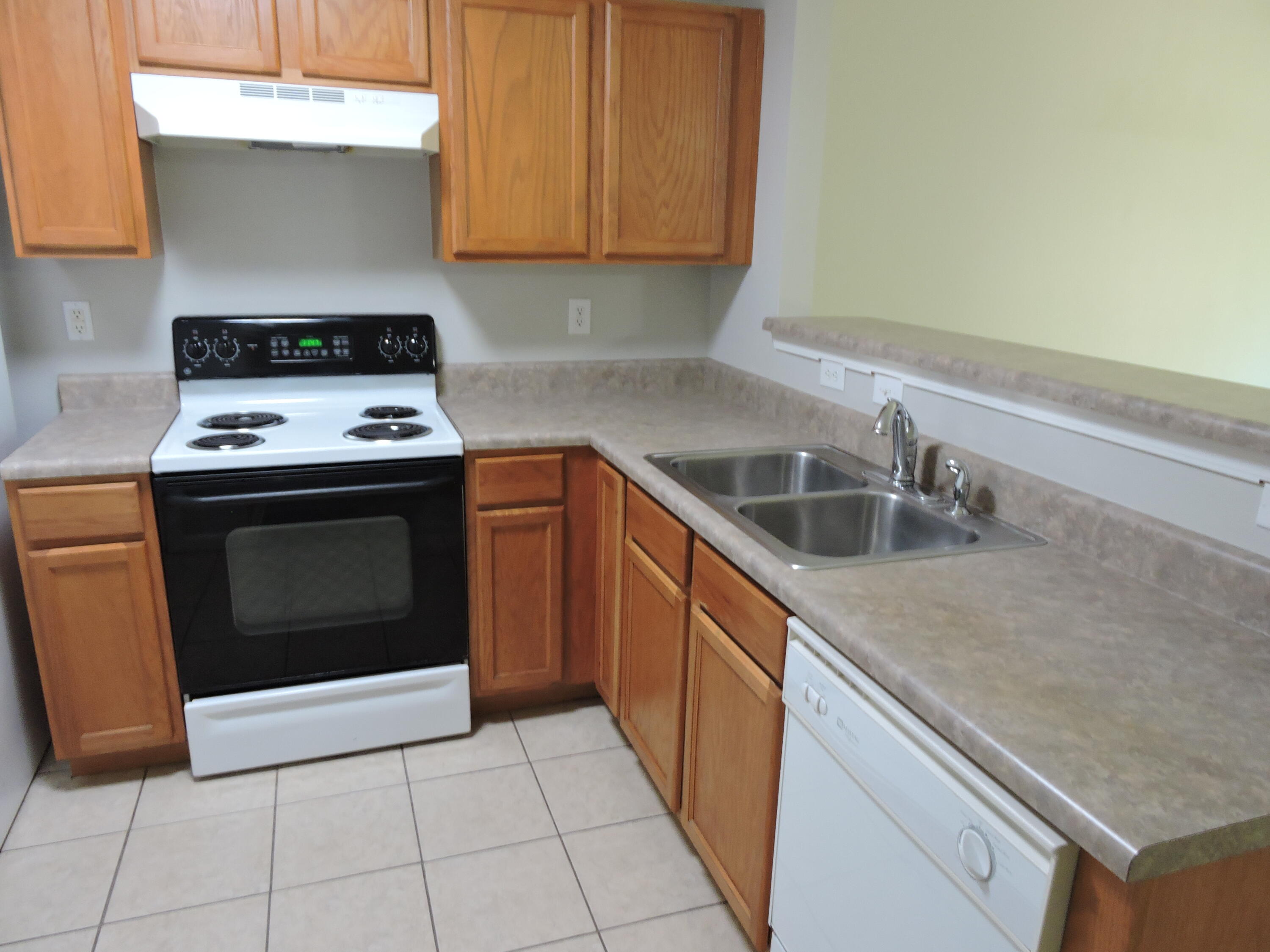 ROLLING PINES - Residential Lease