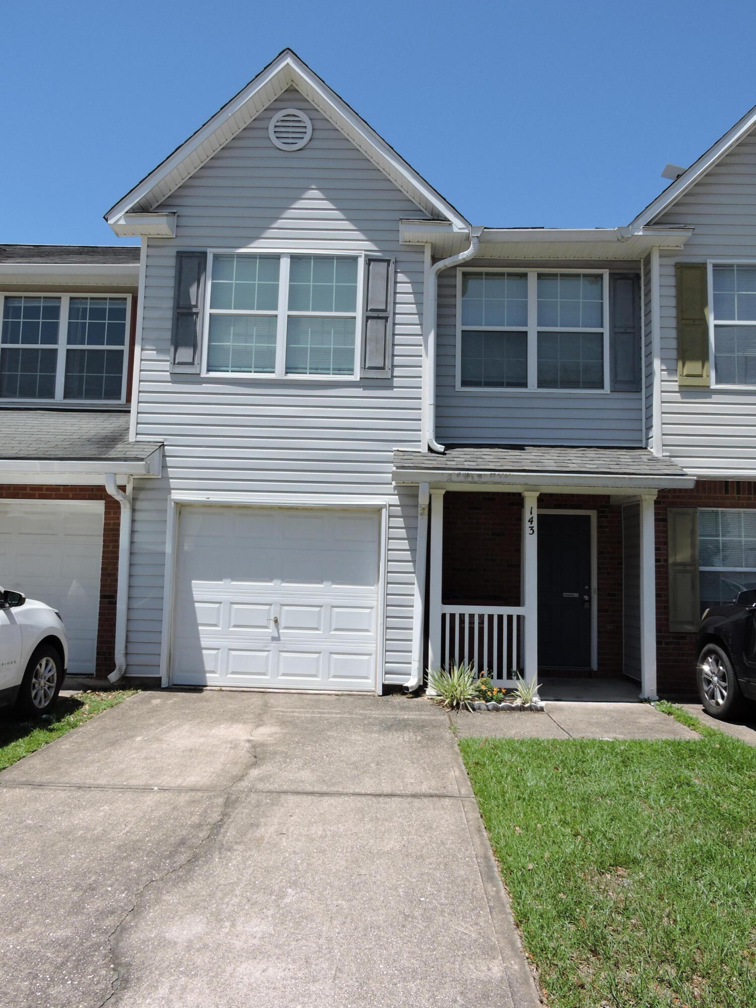 ROLLING PINES - Residential Lease