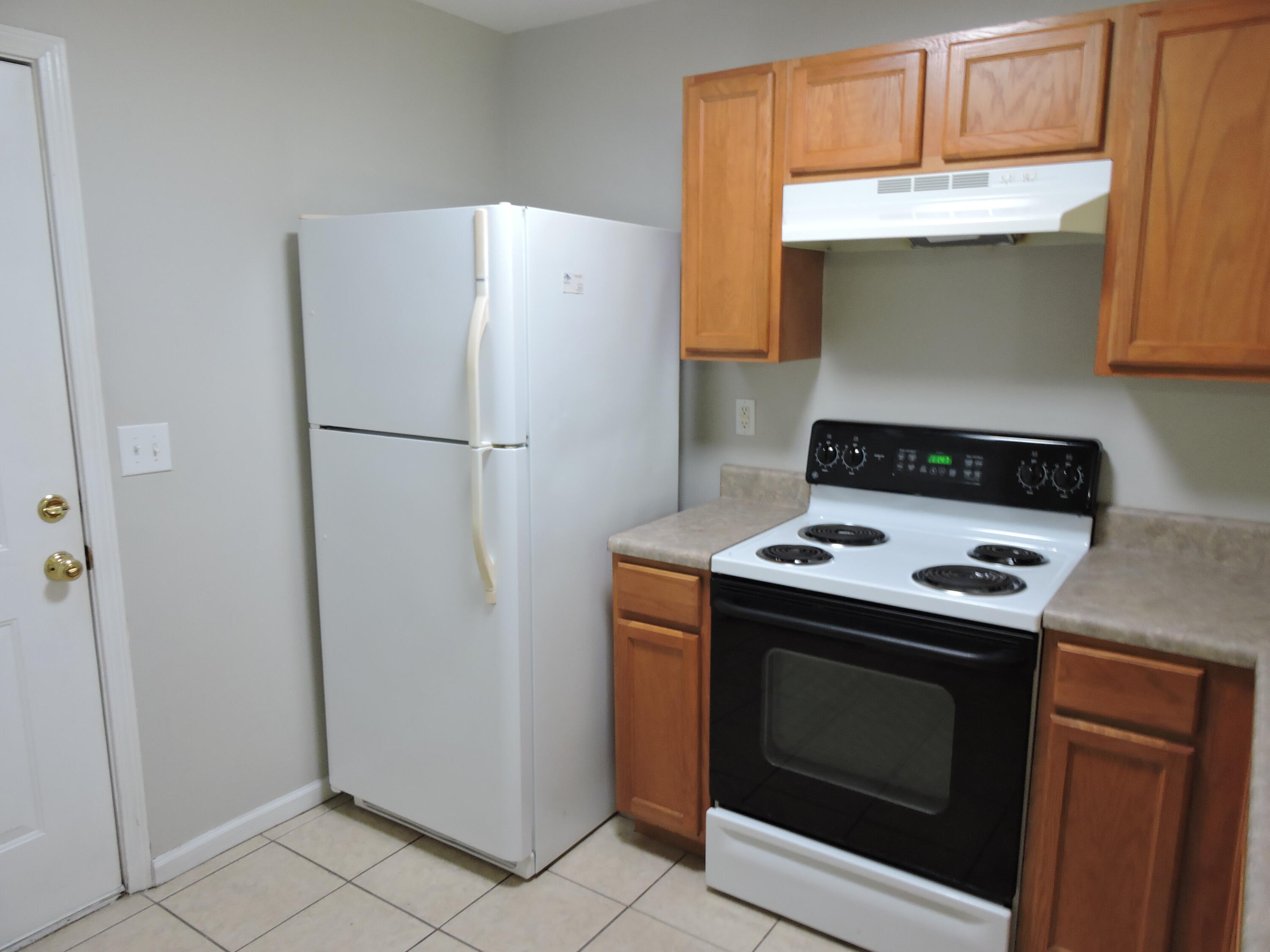 ROLLING PINES - Residential Lease