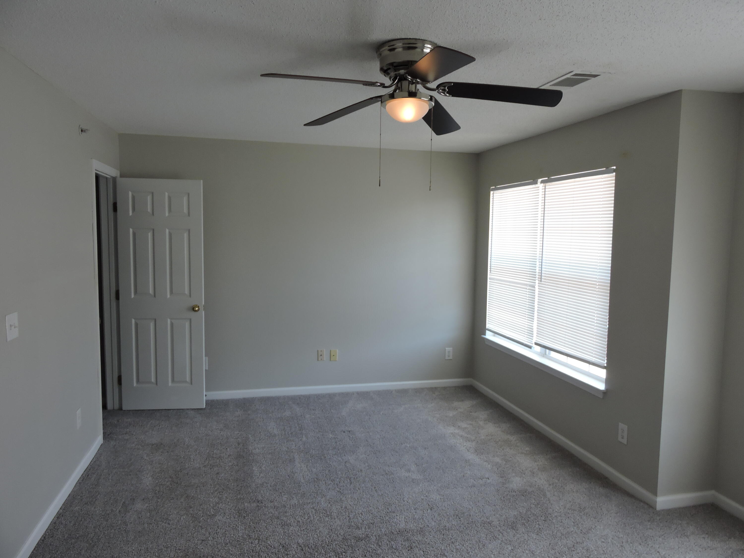 ROLLING PINES - Residential Lease